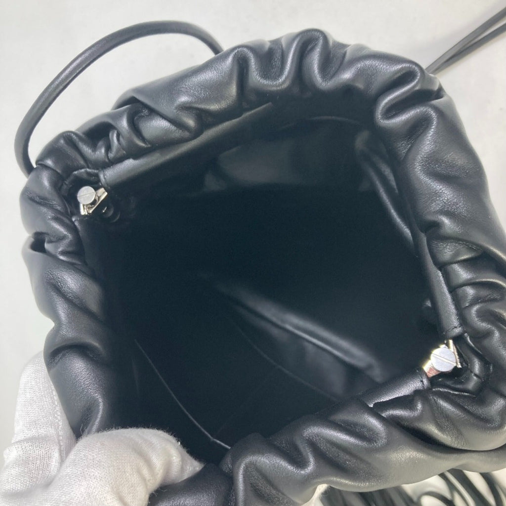 Bottega Veneta Black Leather Shoulder Bag (Pre-Owned)