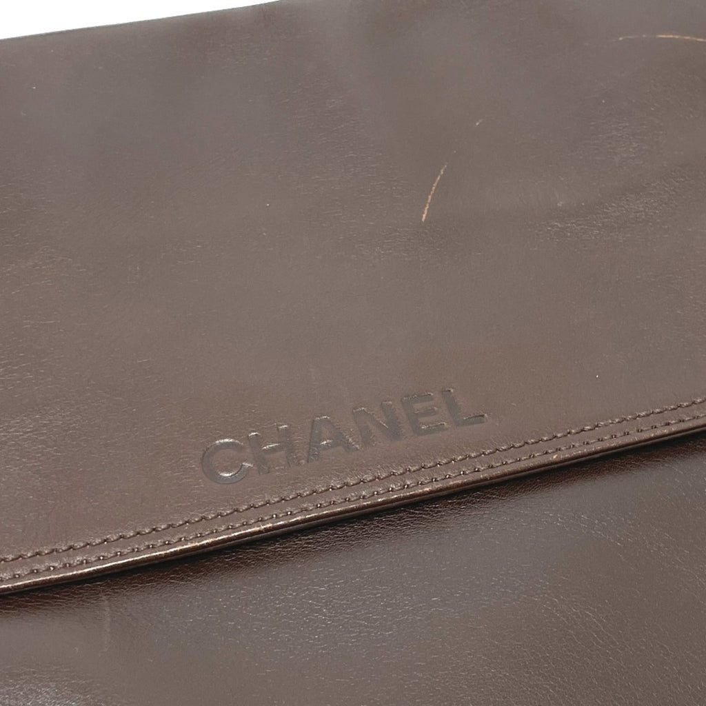 Chanel Brown Leather Shoulder Bag (Pre-Owned)