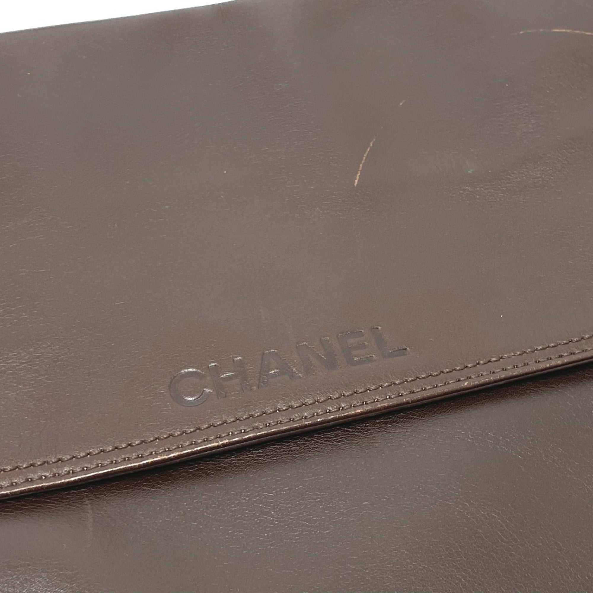 Chanel Brown Leather Shoulder Bag (Pre-Owned)