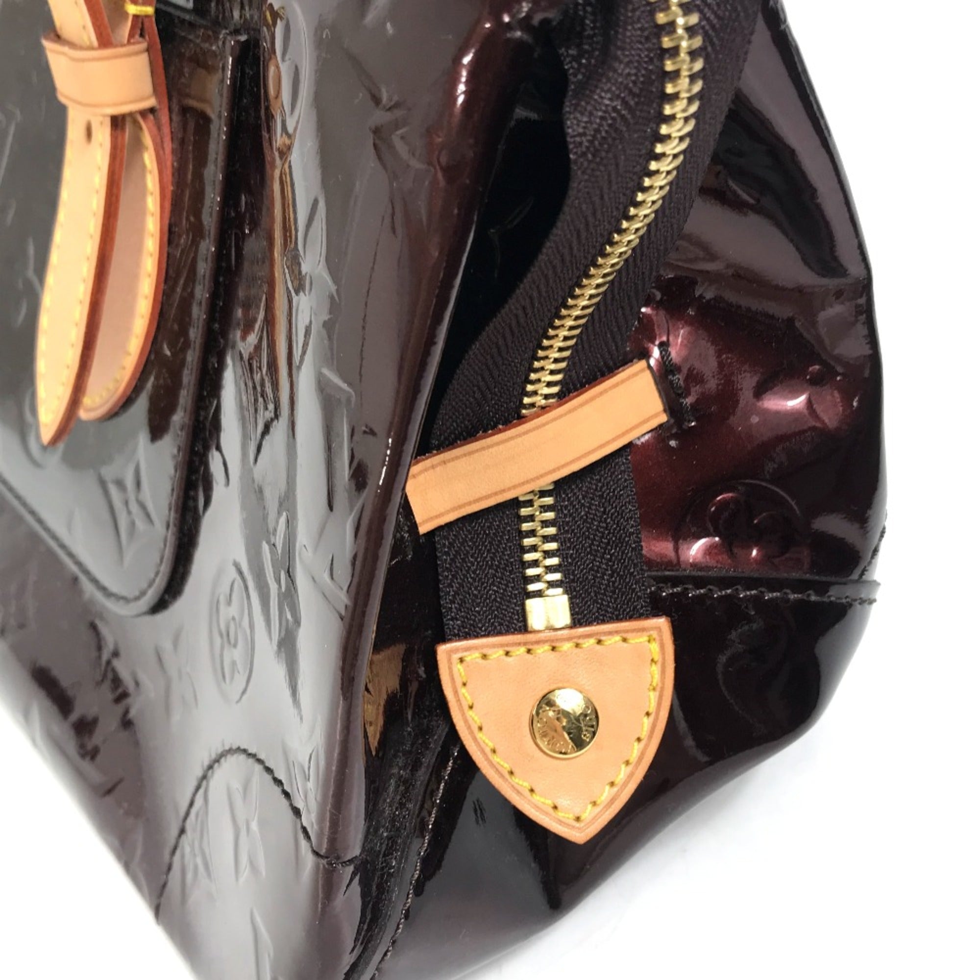 Louis Vuitton Red Leather Shoulder Bag (Pre-Owned)