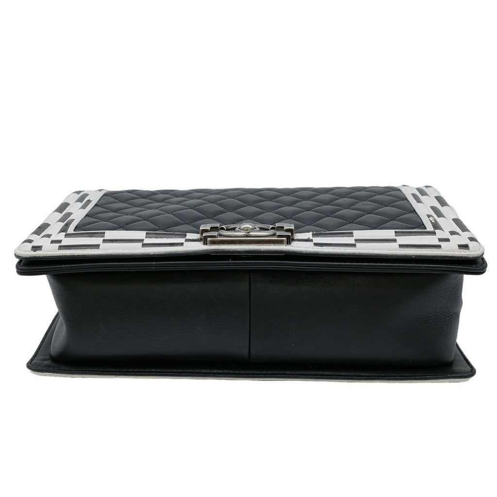 Chanel Boy Chanel Black White Leather Shoulder Bag (Pre-Owned)