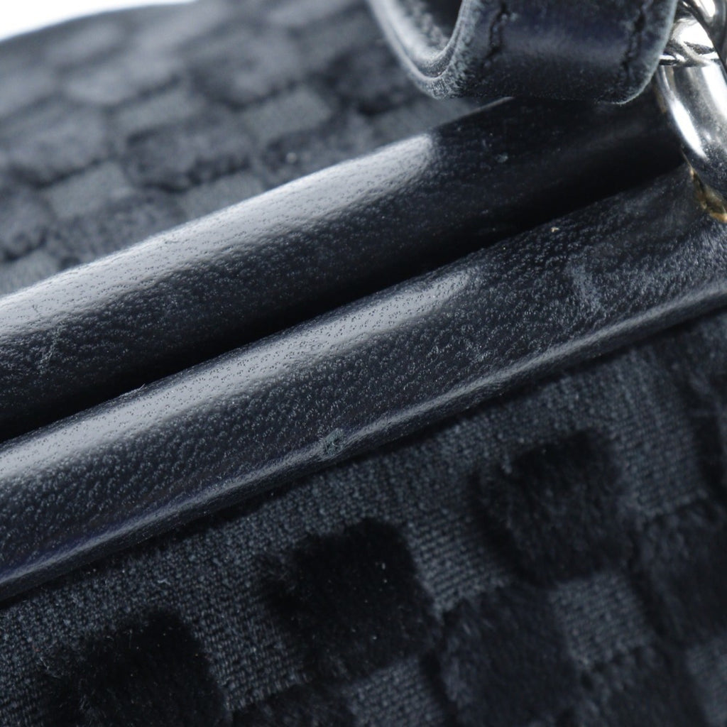 Chanel Black Leather Shoulder Bag (Pre-Owned)