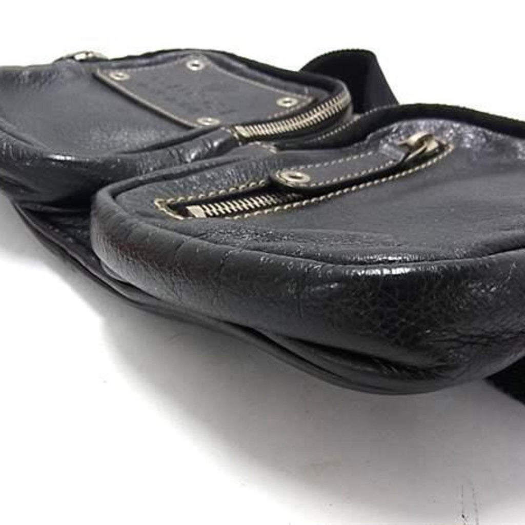 Gucci Black Leather Fanny Pack Sling Bag (Pre-Owned)