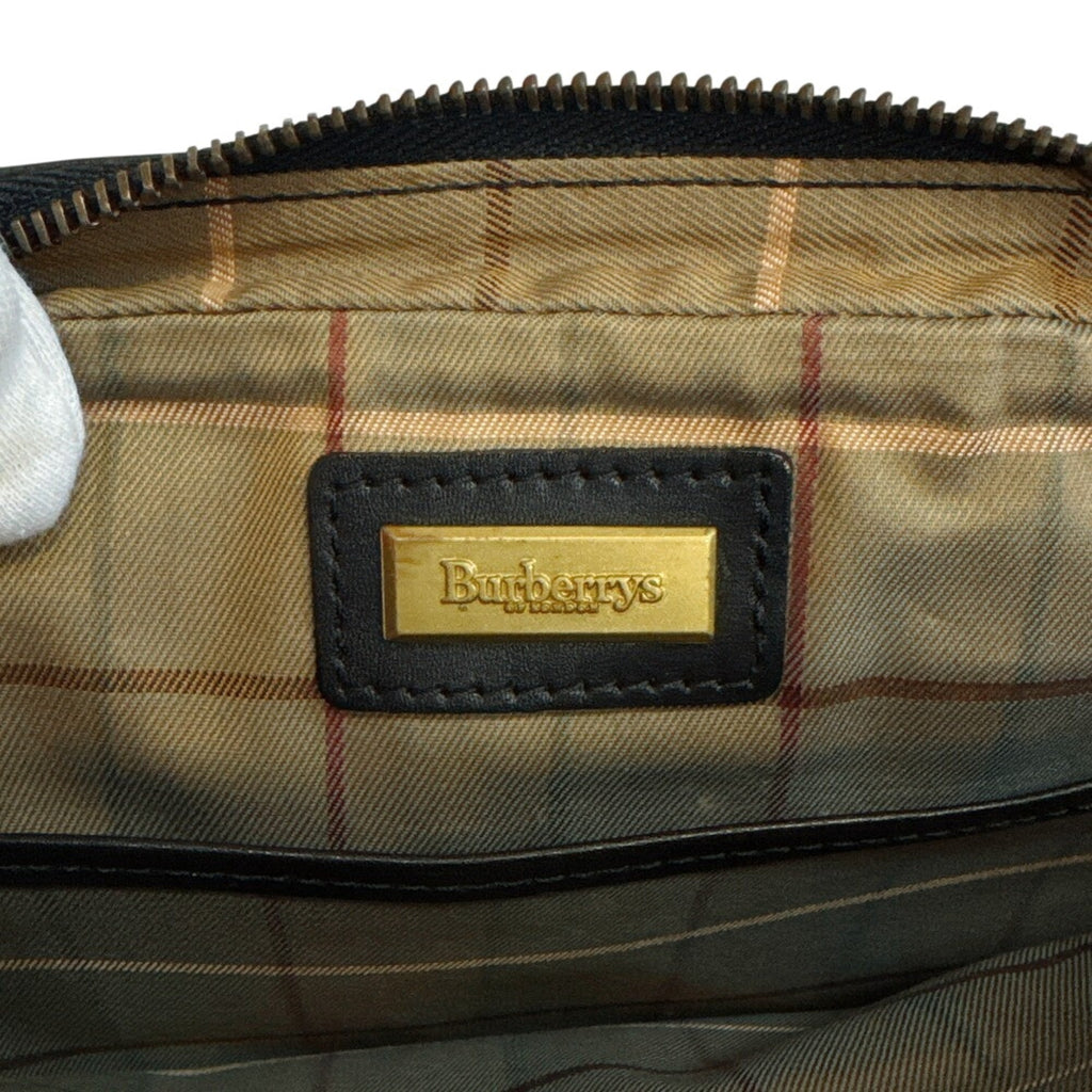 Burberry Black Leather Clutch Bag (Pre-Owned)