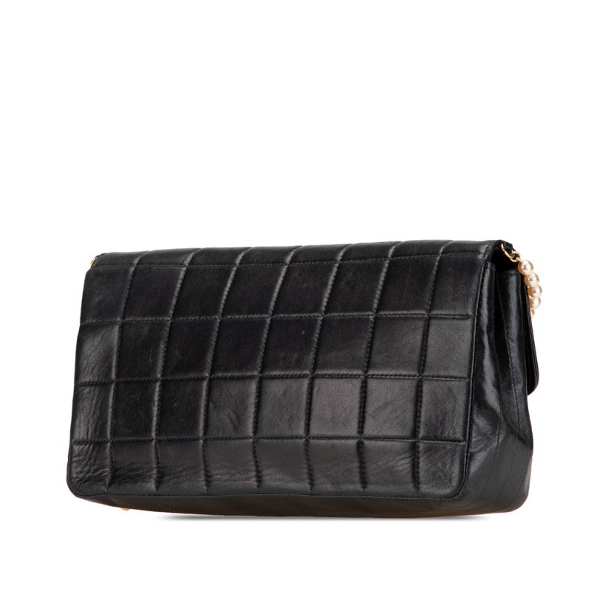 Chanel Black Leather Shoulder Bag (Pre-Owned)