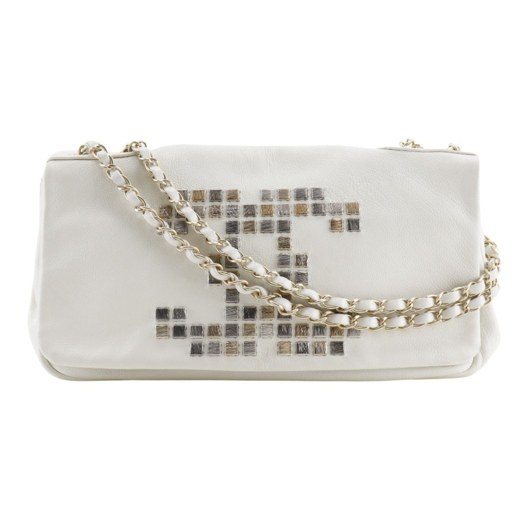 Chanel White Leather Shoulder Bag (Pre-Owned)