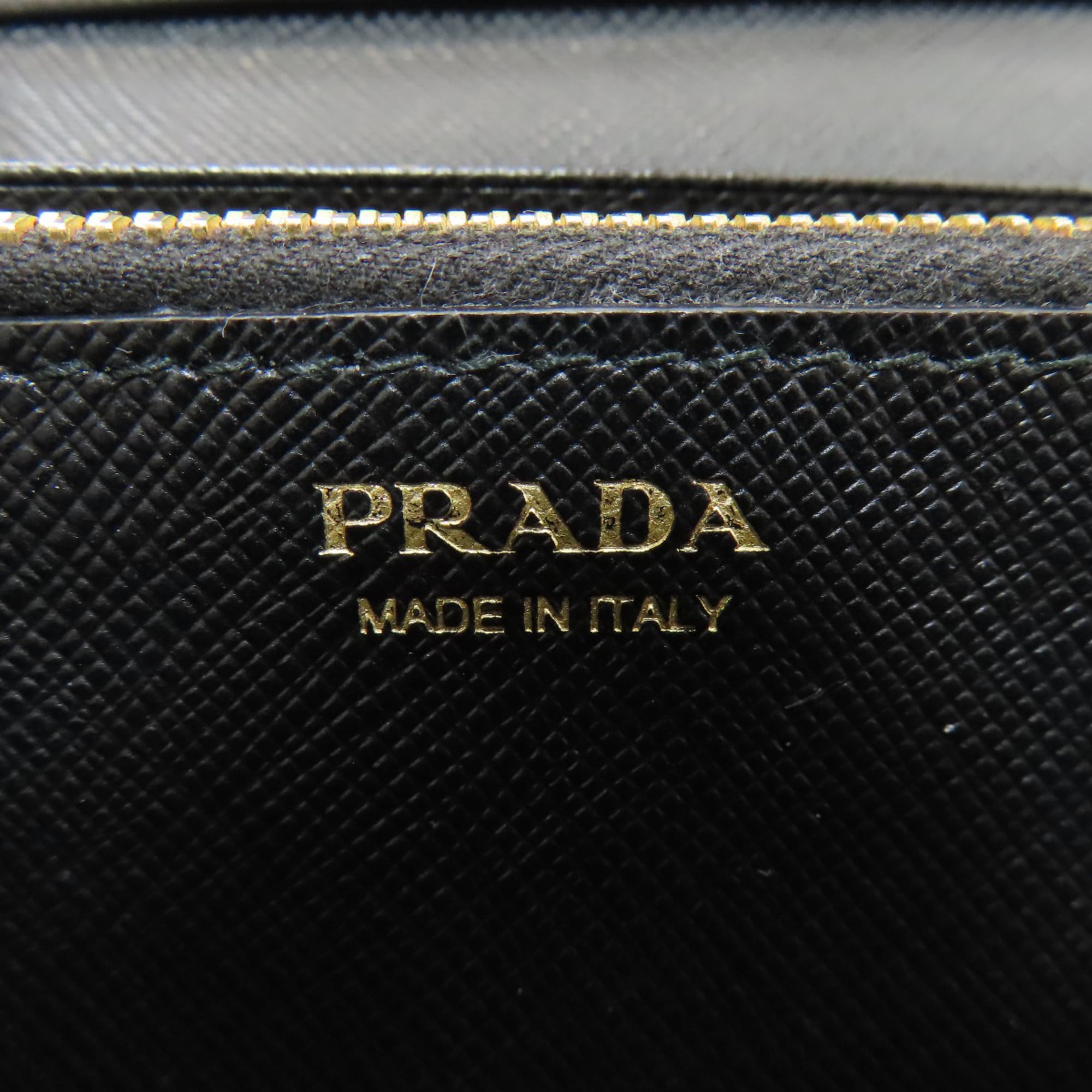 Prada Black Leather Long Wallet (Bi-Fold) (Pre-Owned)