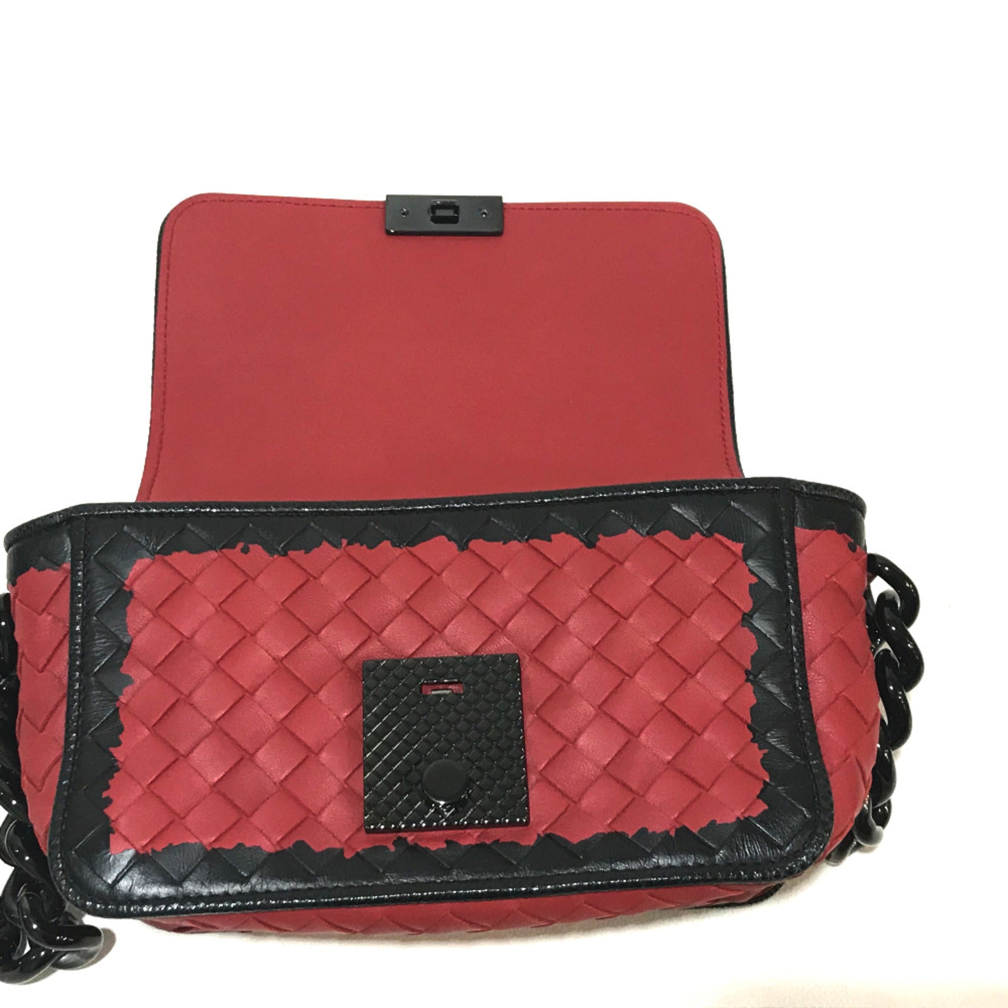 Bottega Veneta Red Leather Shoulder Bag (Pre-Owned)