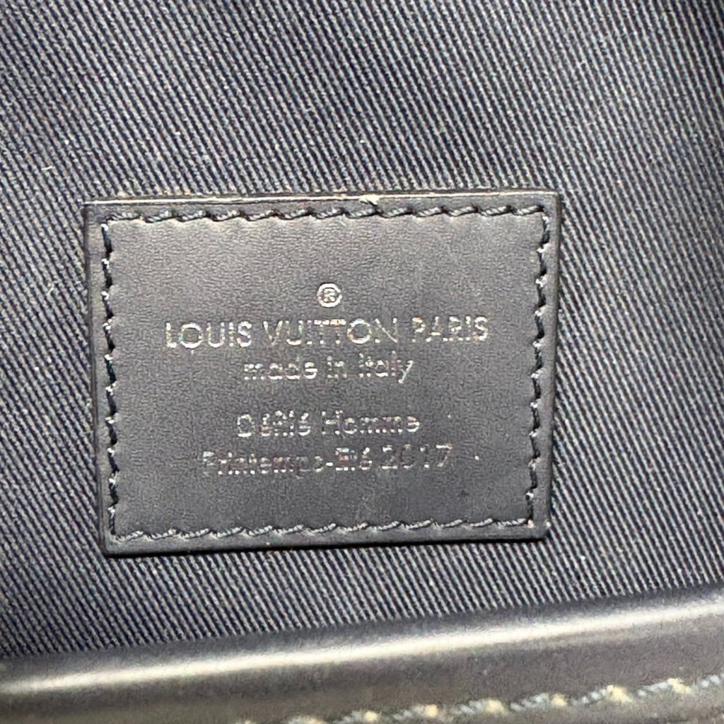 Louis Vuitton Navy Leather Shoulder Bag (Pre-Owned)