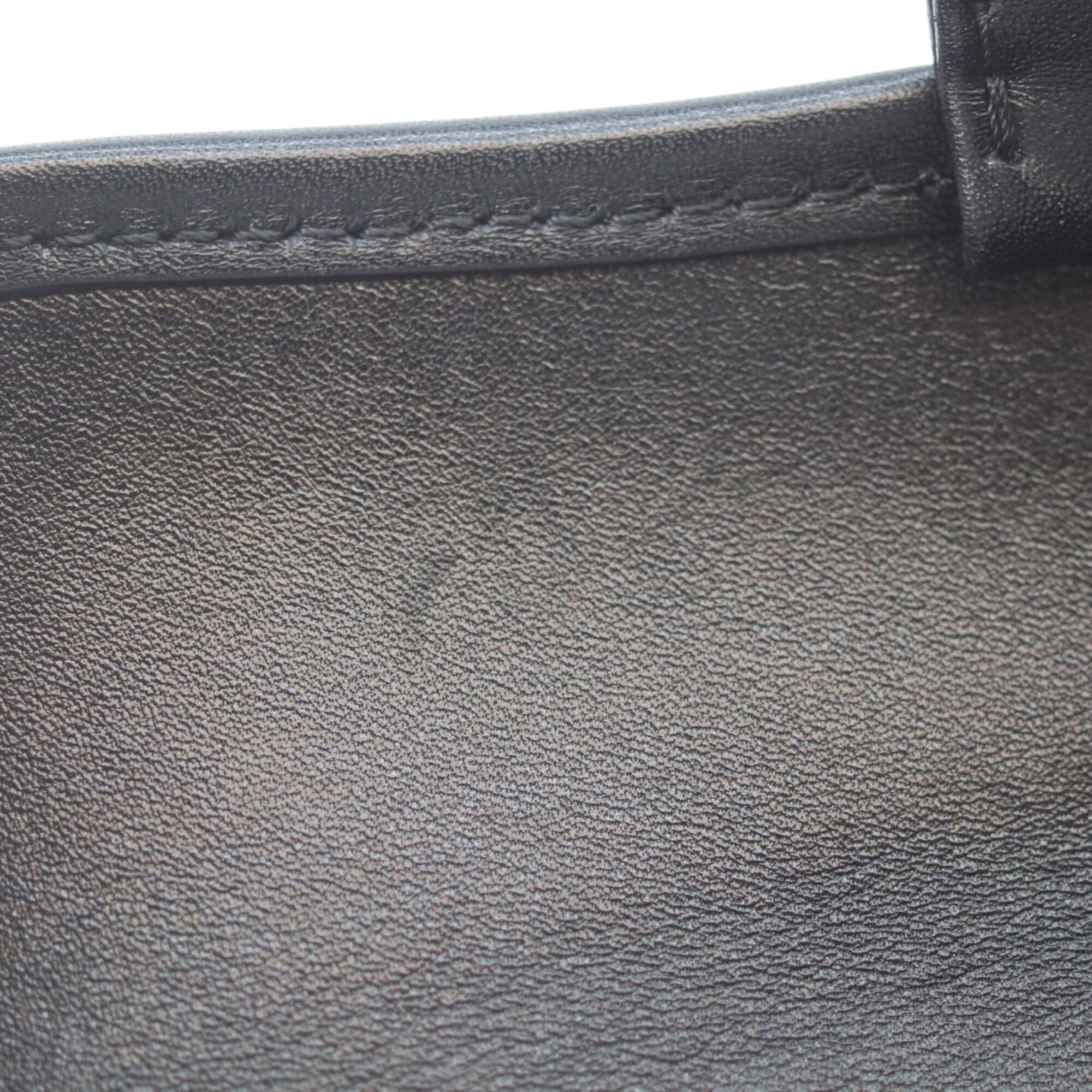 Chanel Black Leather Shoulder Bag (Pre-Owned)