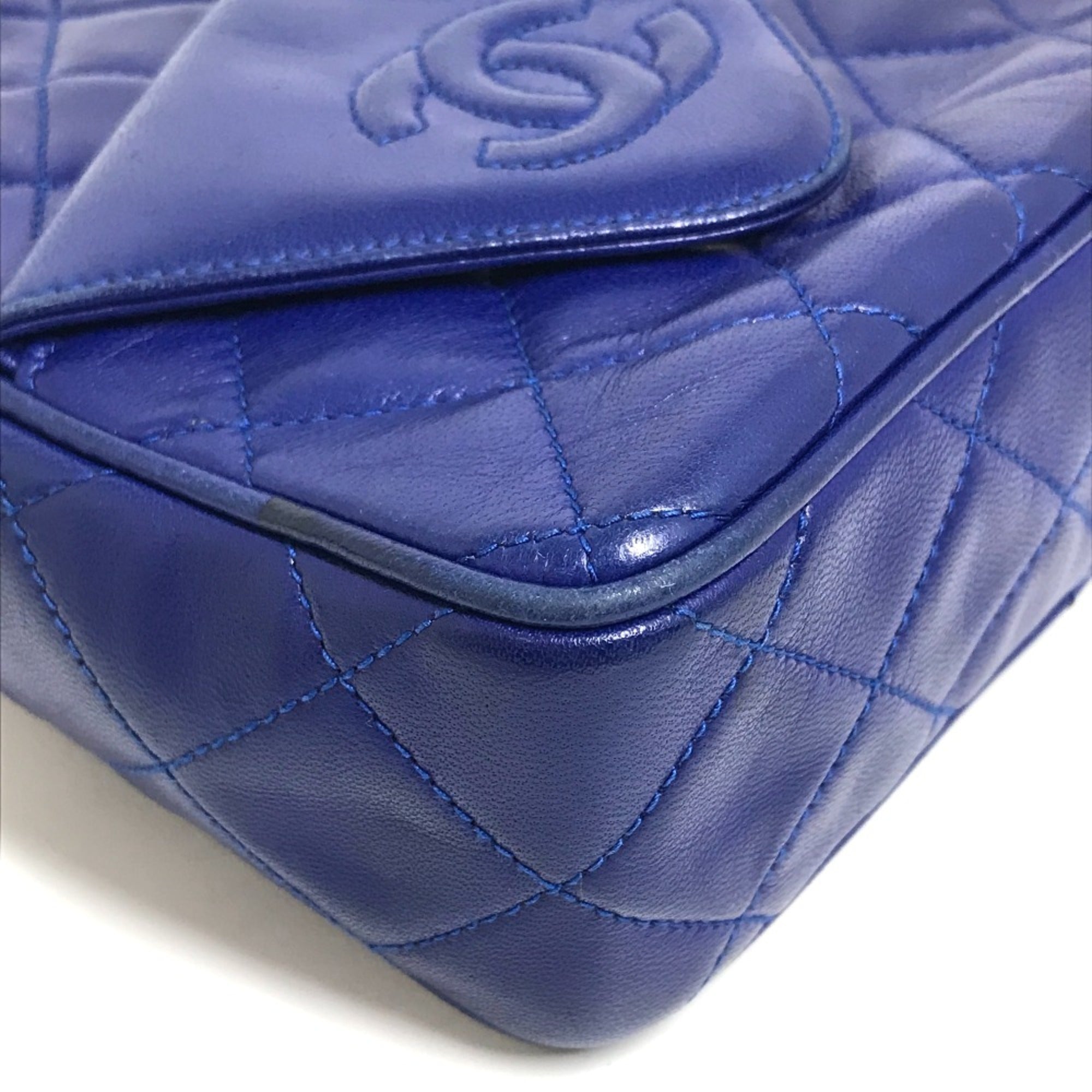 Chanel Blue Leather Shoulder Bag (Pre-Owned)