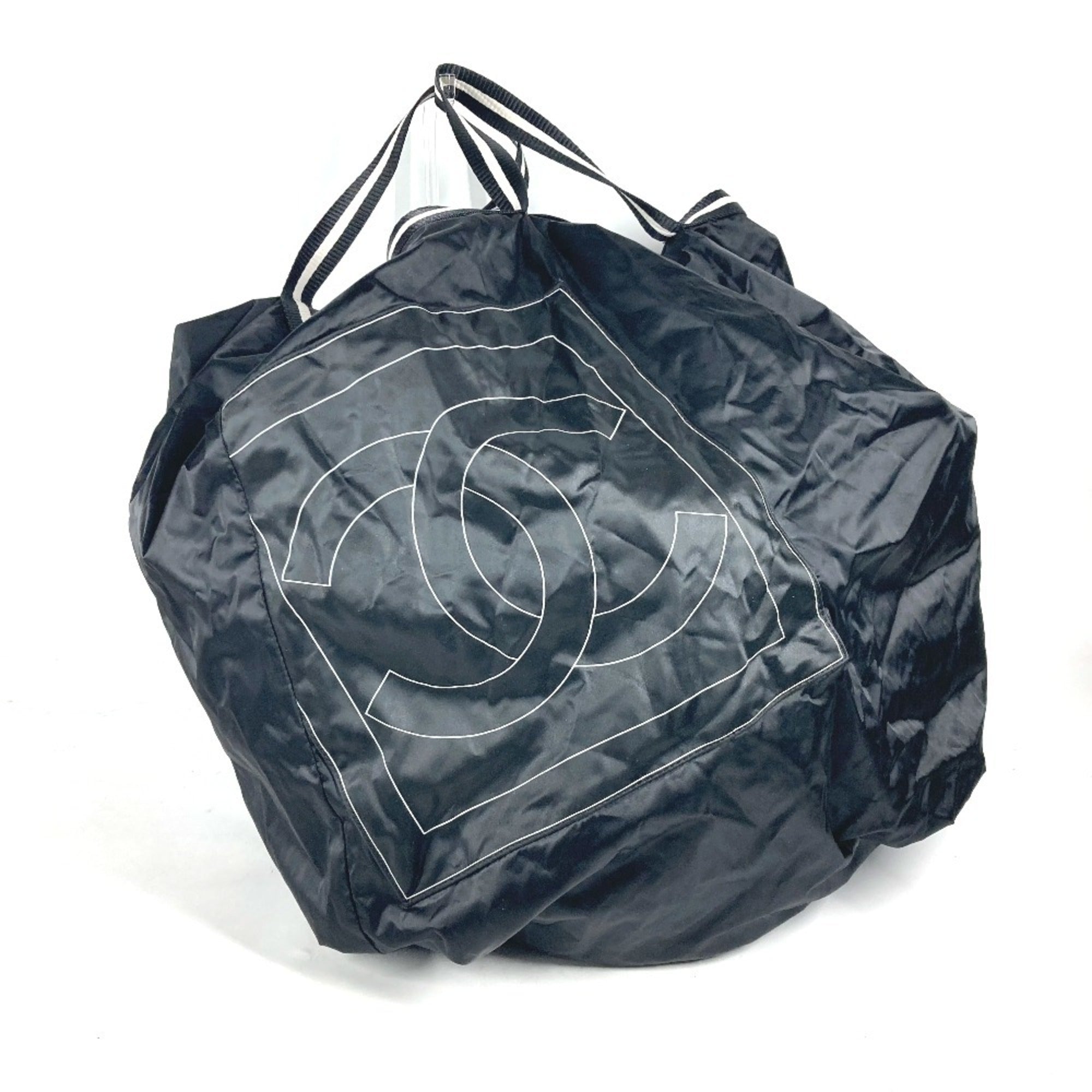 Chanel Black White Nylon Shoulder Bag (Pre-Owned)