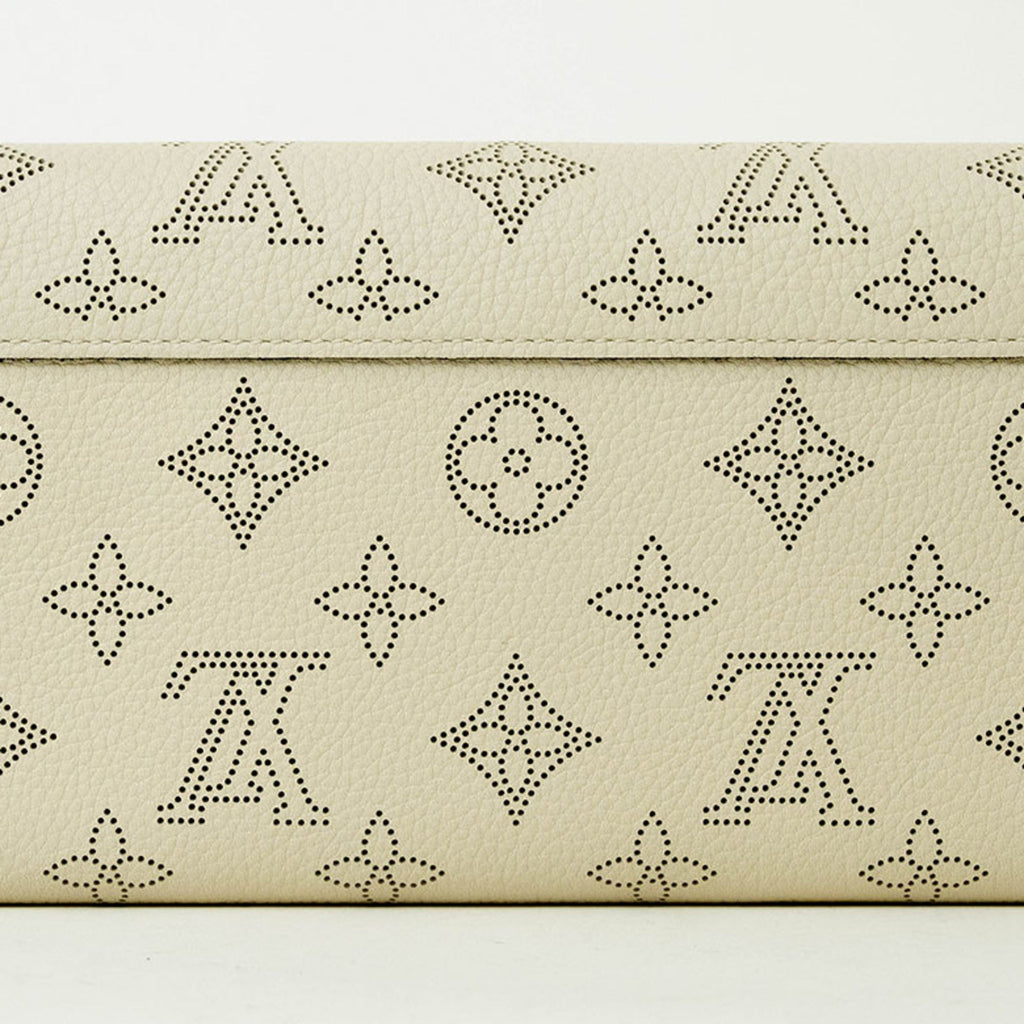 Louis Vuitton Cream Lv Off White Leather Long Wallet (Bi-Fold) (Pre-Owned)