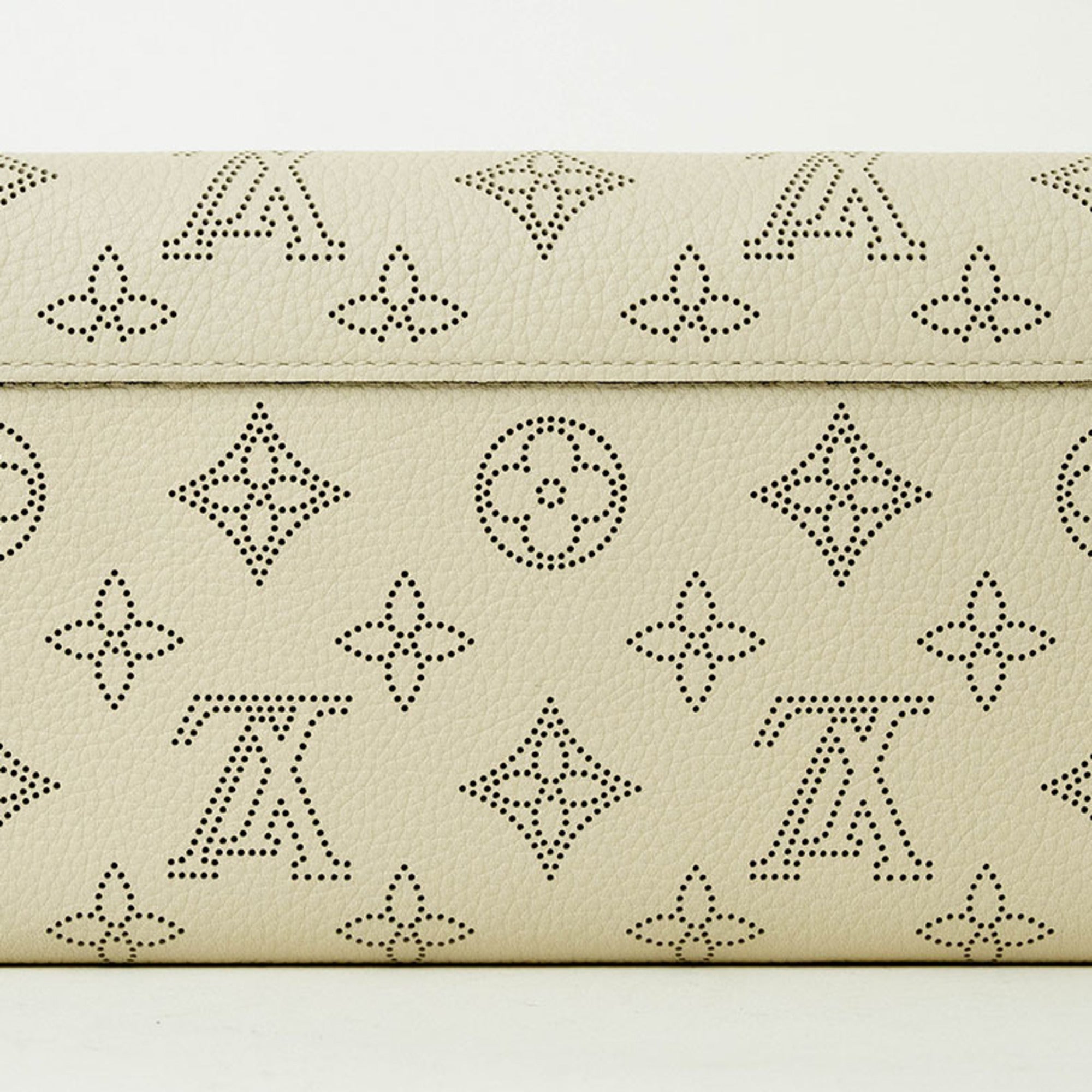 Louis Vuitton Cream Lv Off White Leather Long Wallet (Bi-Fold) (Pre-Owned)