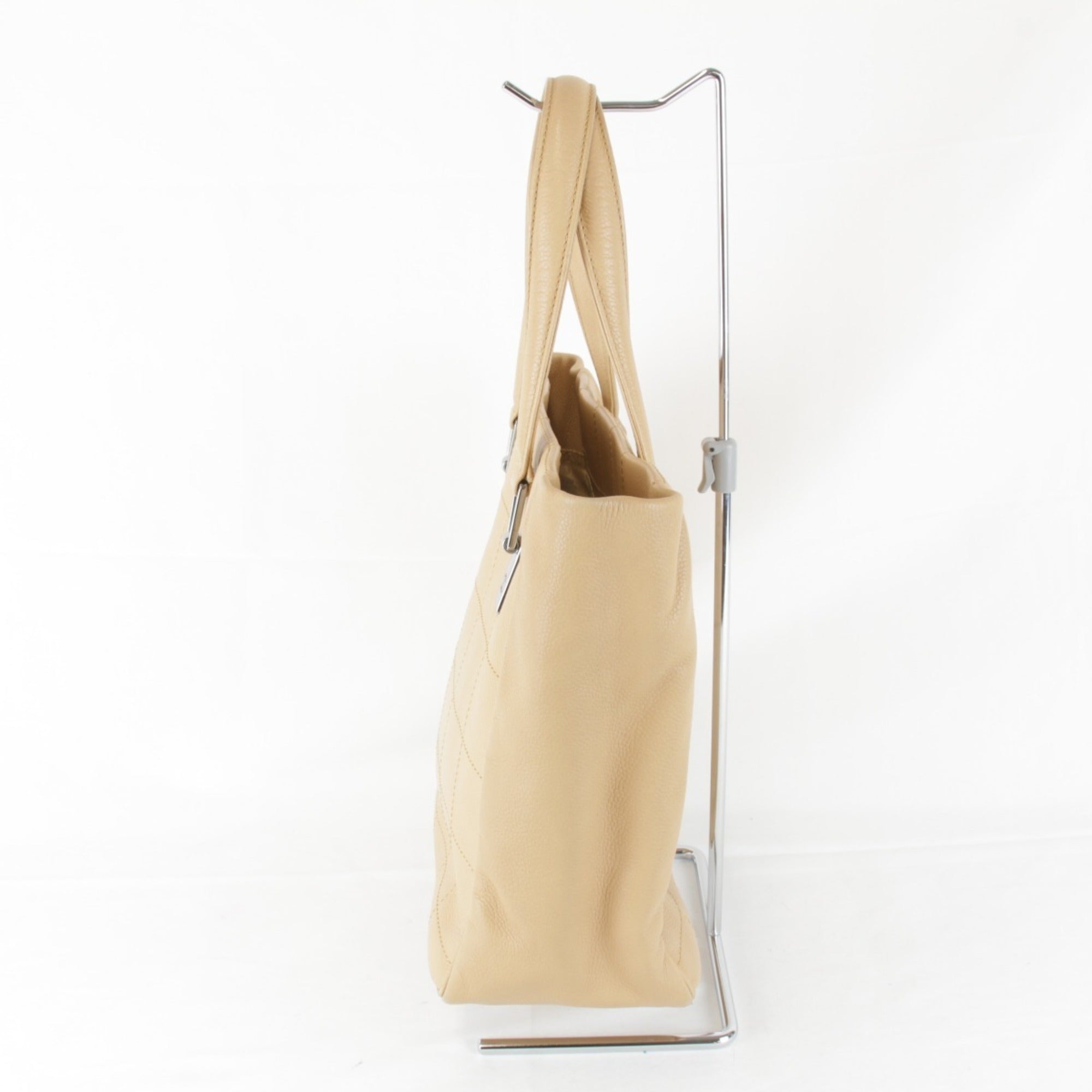 Chanel Beige Leather Tote Bag (Pre-Owned)