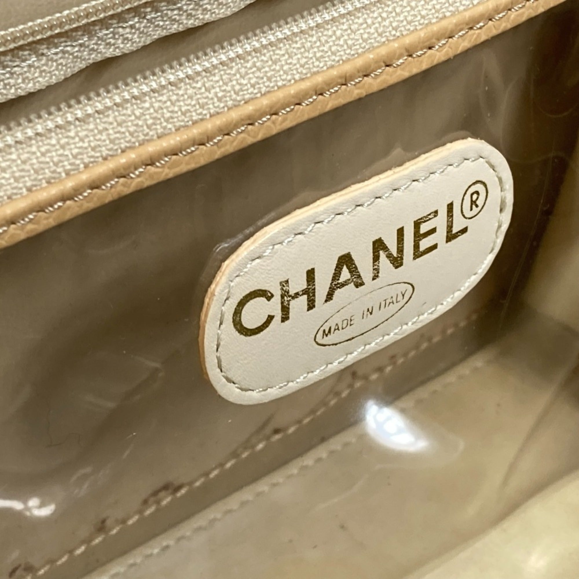 Chanel Beige Leather Shoulder Bag (Pre-Owned)