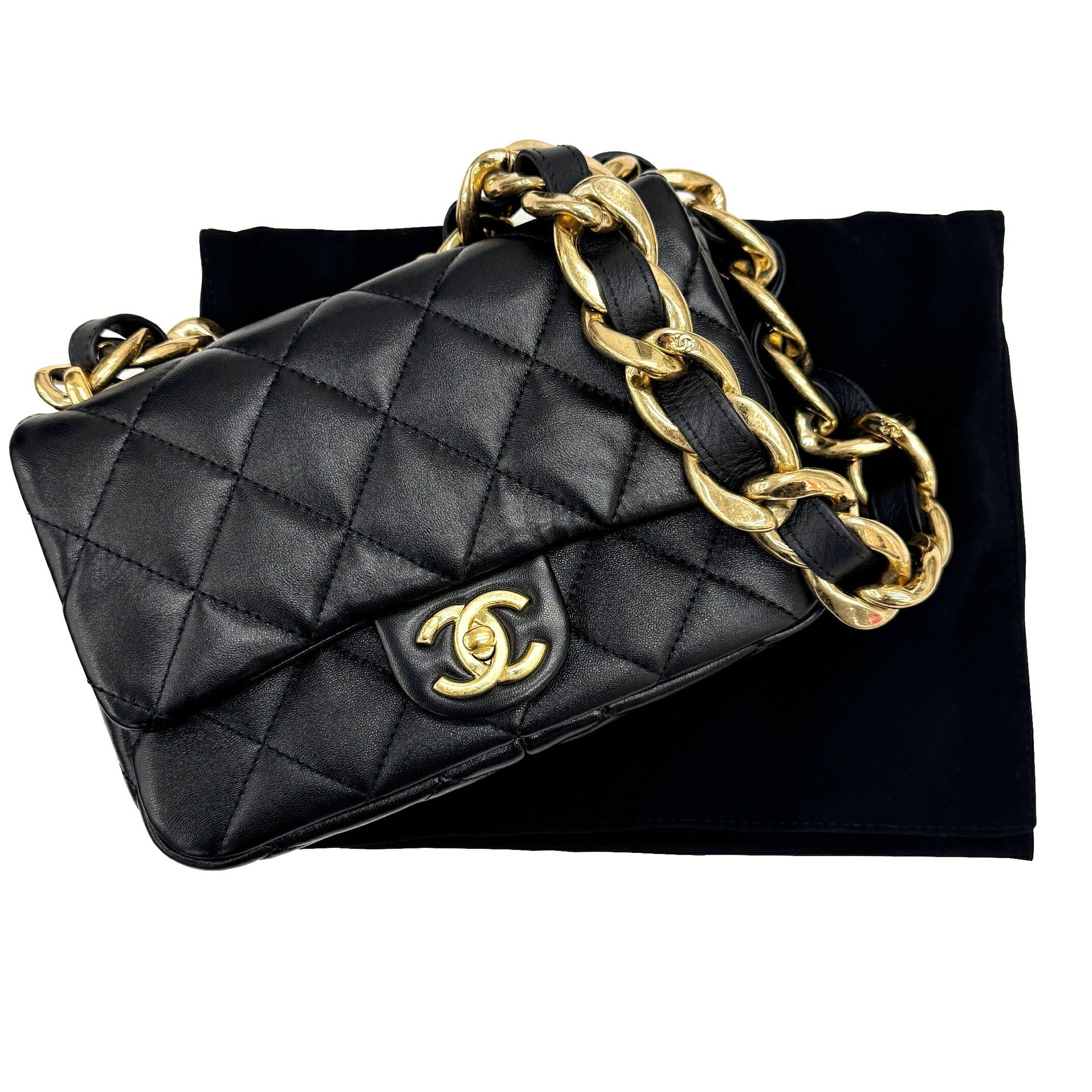 Chanel Black Shoulder Bag (Pre-Owned)