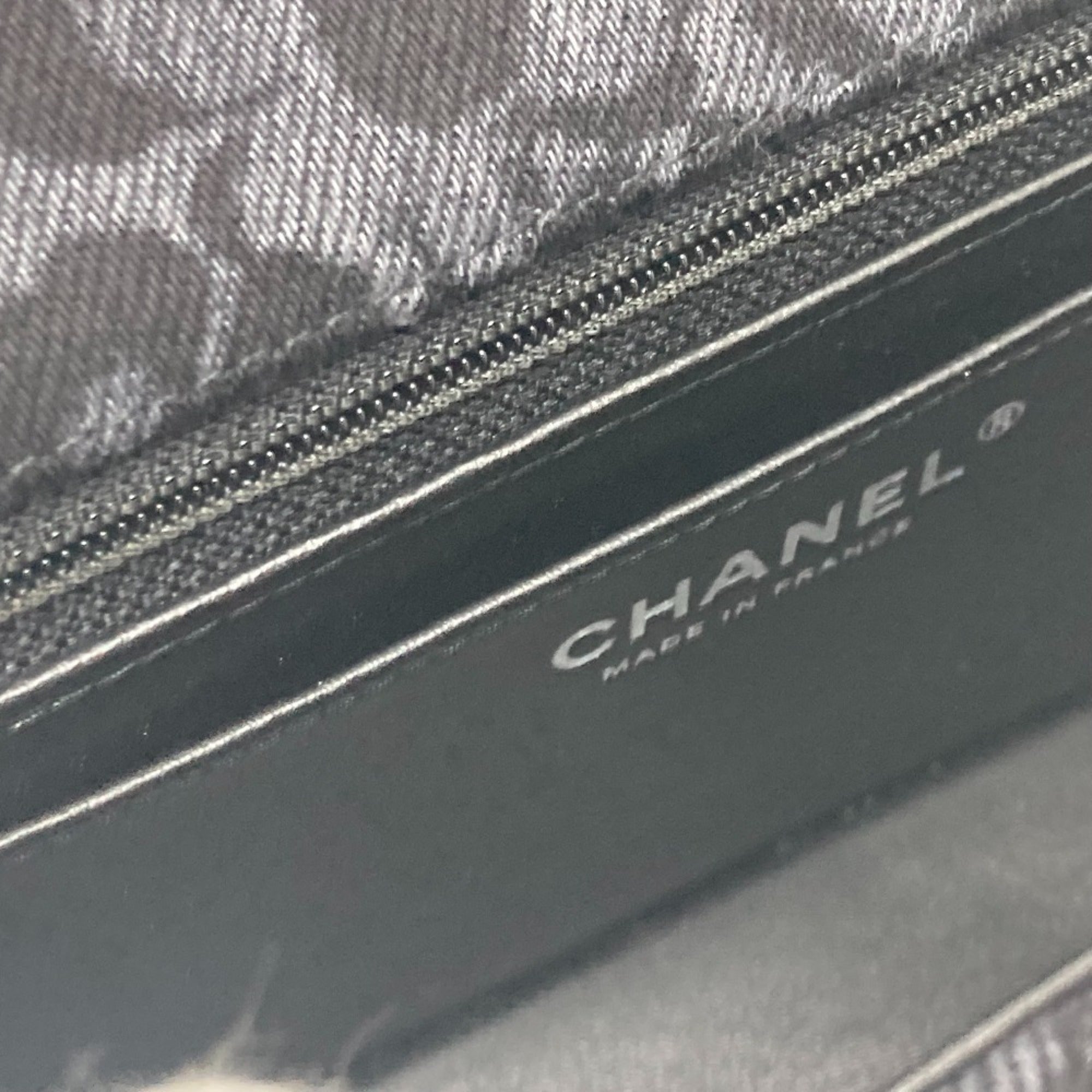 Chanel Black Denim Shoulder Bag (Pre-Owned)