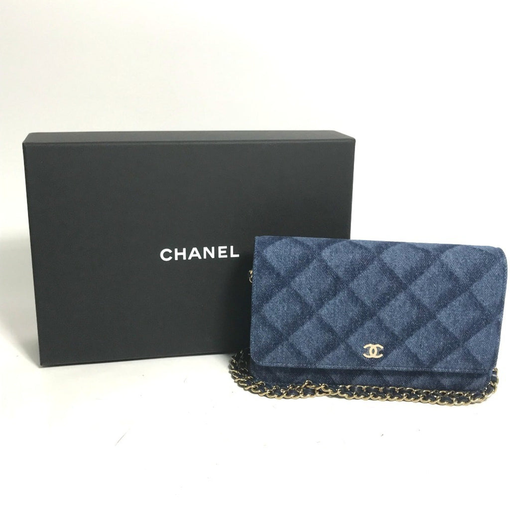 Chanel Blue Denim Shoulder Bag (Pre-Owned)