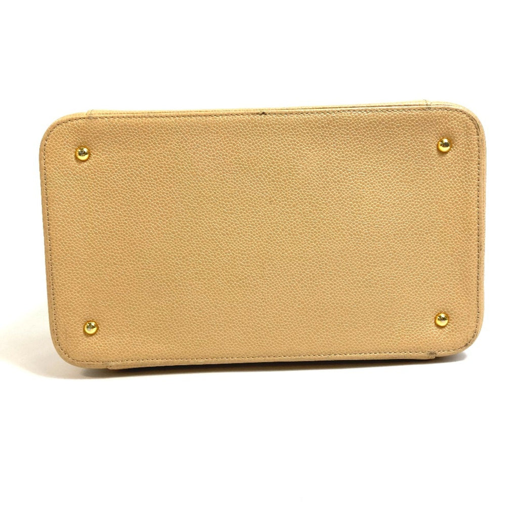 Chanel Beige Leather Shoulder Bag (Pre-Owned)
