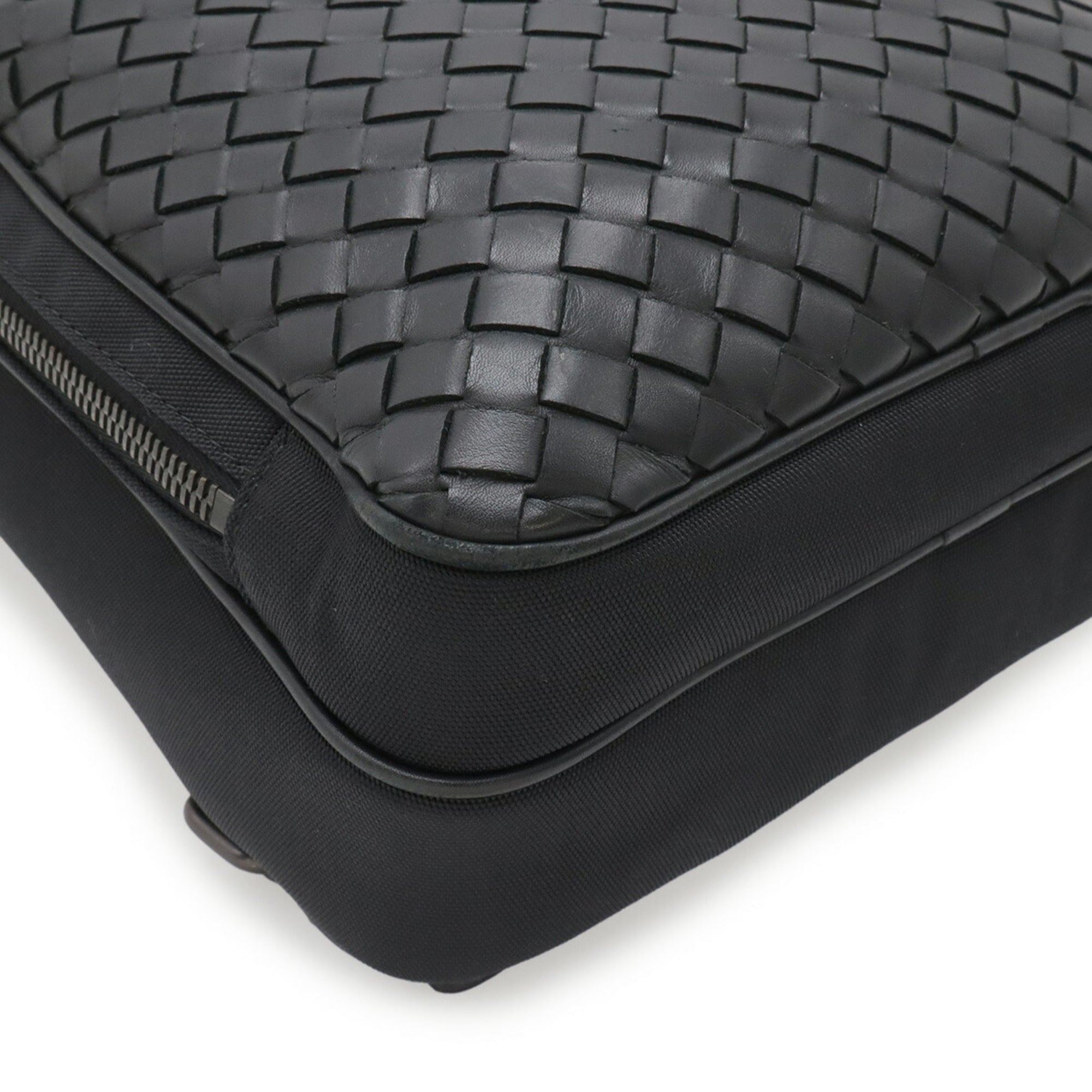 Bottega Veneta Black Nylon Canvas Leather Shoulder Bag Sling Bag (Pre-Owned)