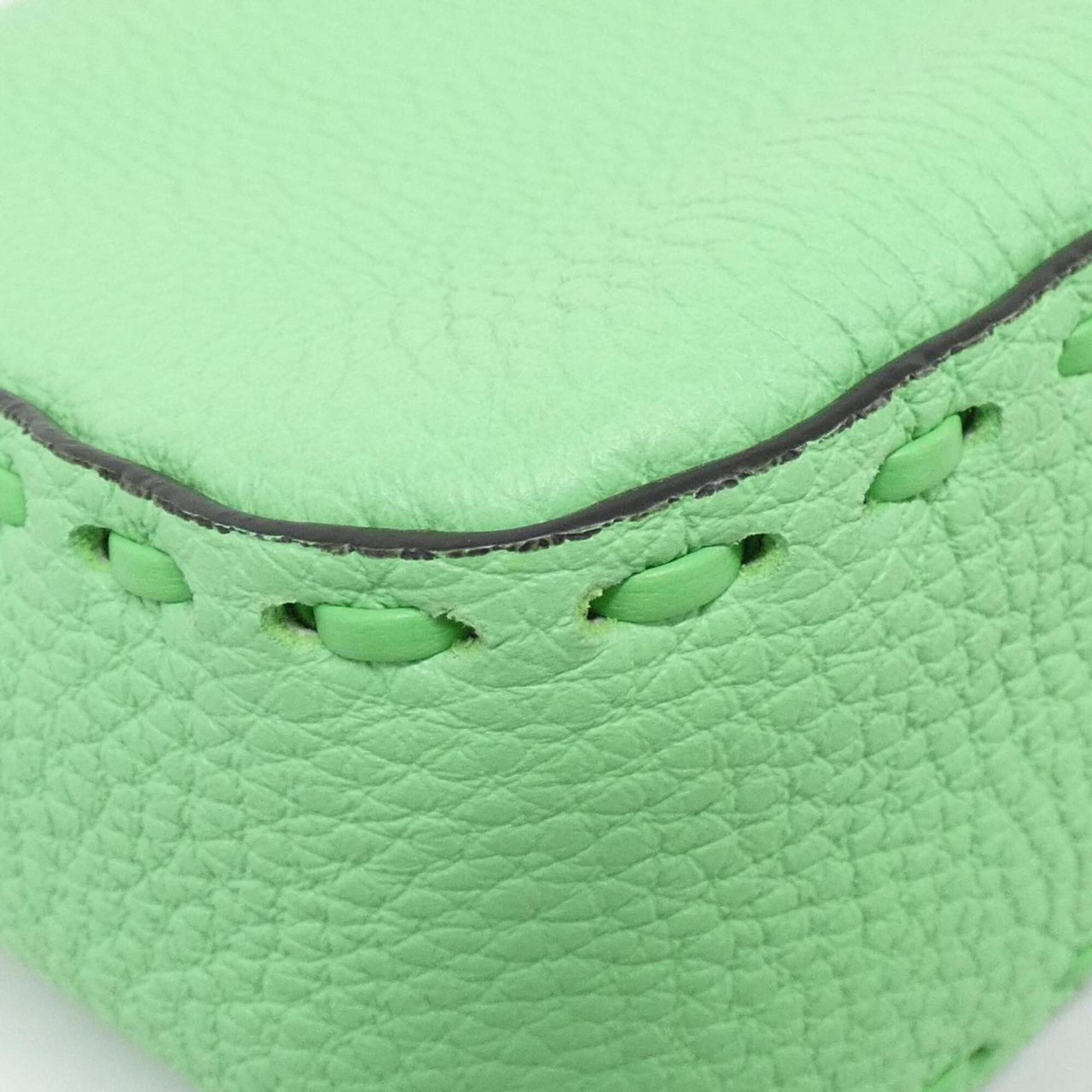 Fendi Green Leather Shoulder Bag (Pre-Owned)