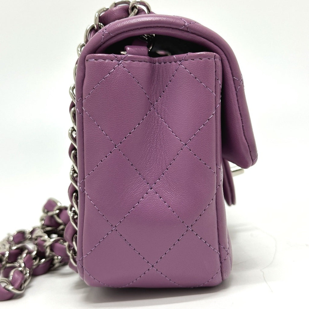 Chanel Purple Leather Shoulder Bag (Pre-Owned)