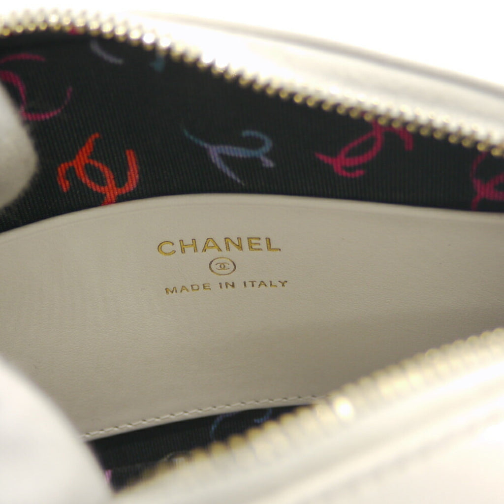 Chanel White Grained Calfskin Shoulder Bag (Pre-Owned)