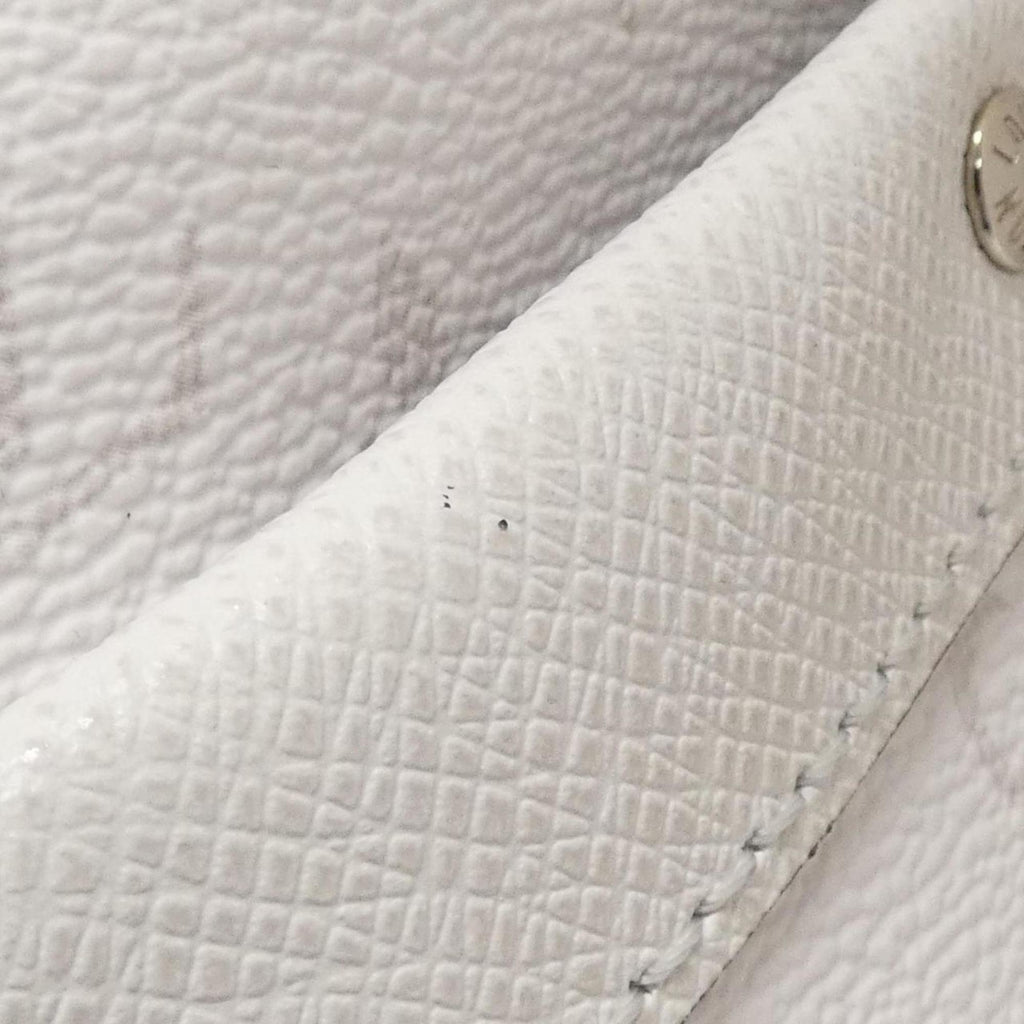 Louis Vuitton Taigarama White Coated Canvas Shoulder Bag (Pre-Owned)