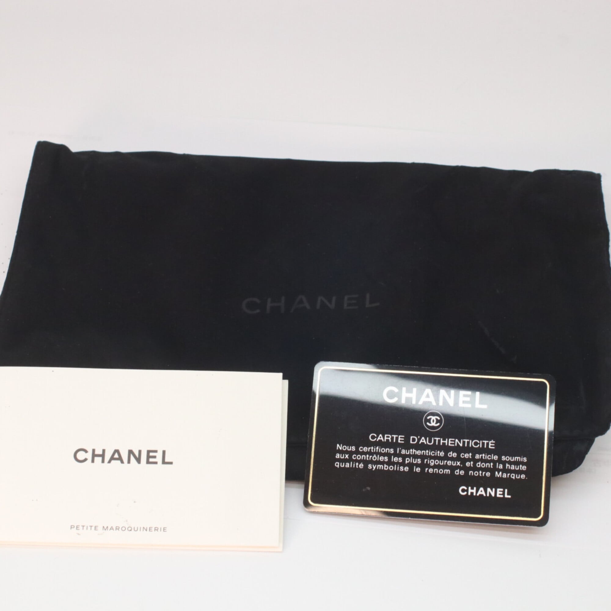 Chanel Black Blue Leather Shoulder Bag (Pre-Owned)