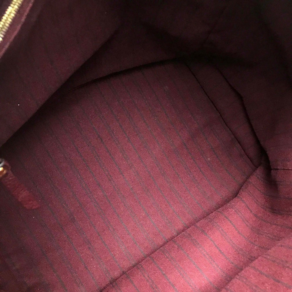Louis Vuitton Brown Other Shoulder Bag (Pre-Owned)