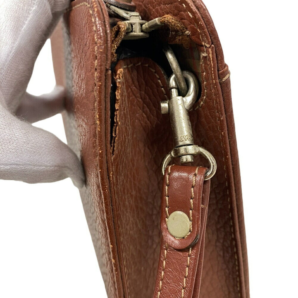 Burberry Brown Leather Clutch Bag (Pre-Owned)