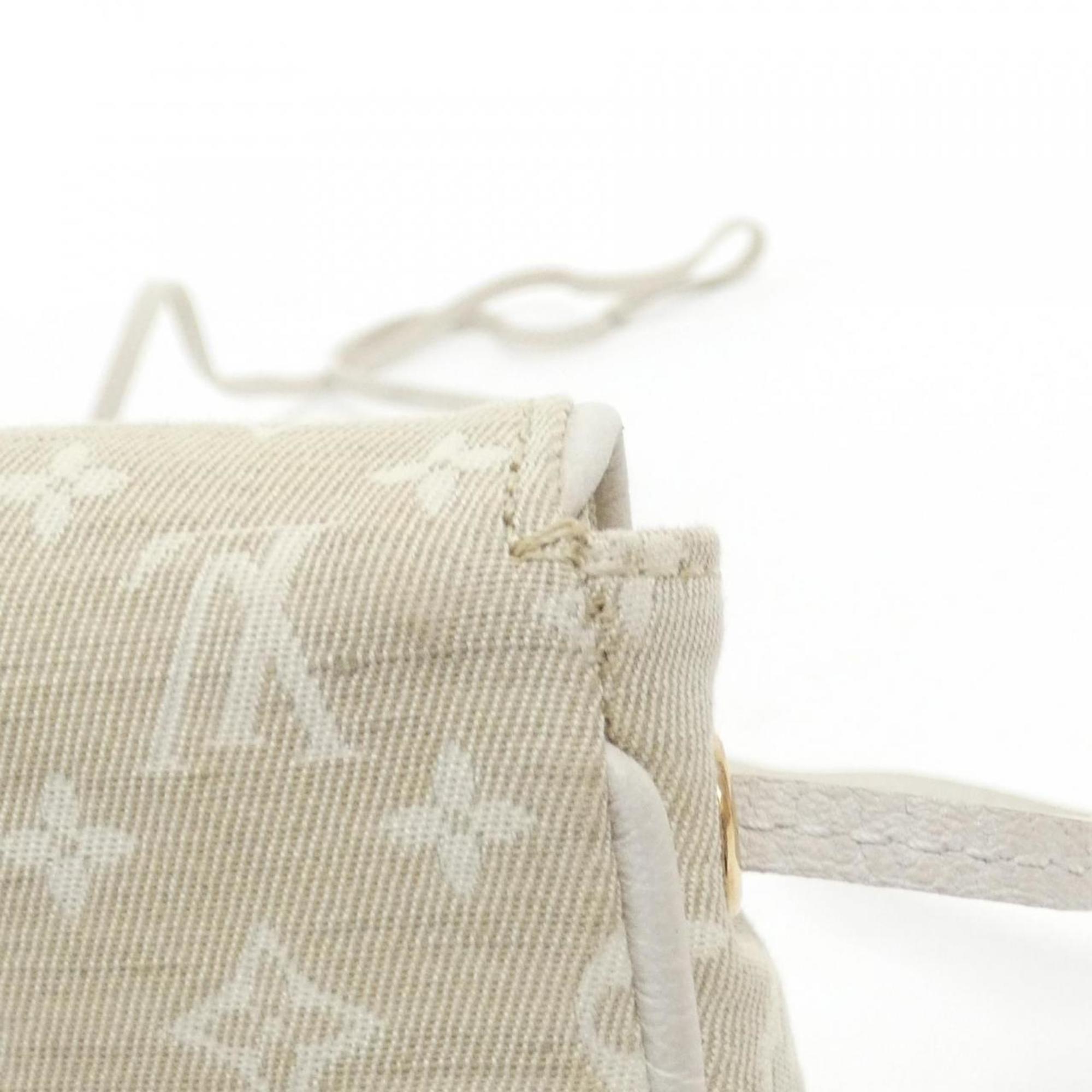 Louis Vuitton Ivory Canvas Handbag Pochette (Pre-Owned)