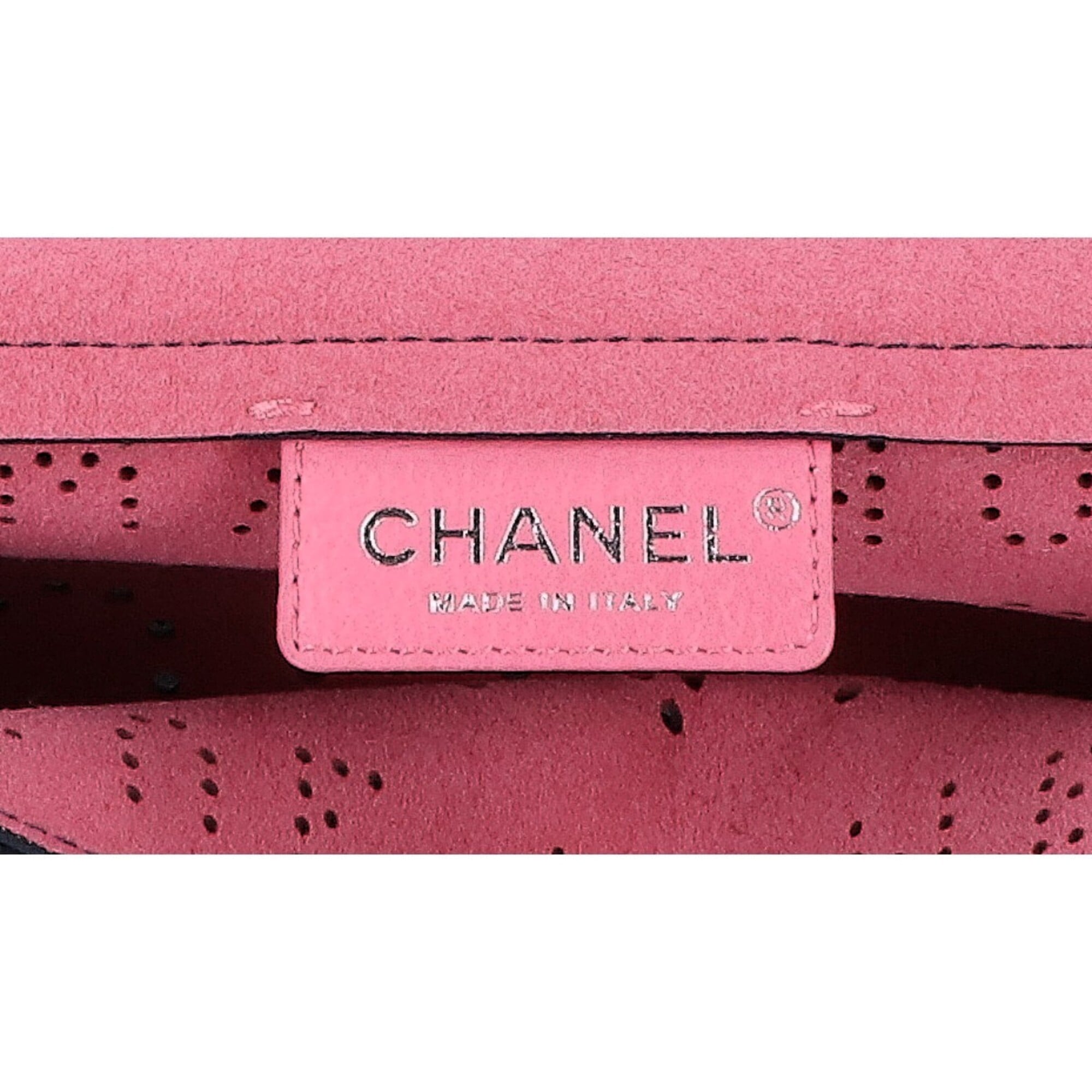 Chanel Navy Leather Shoulder Bag (Pre-Owned)