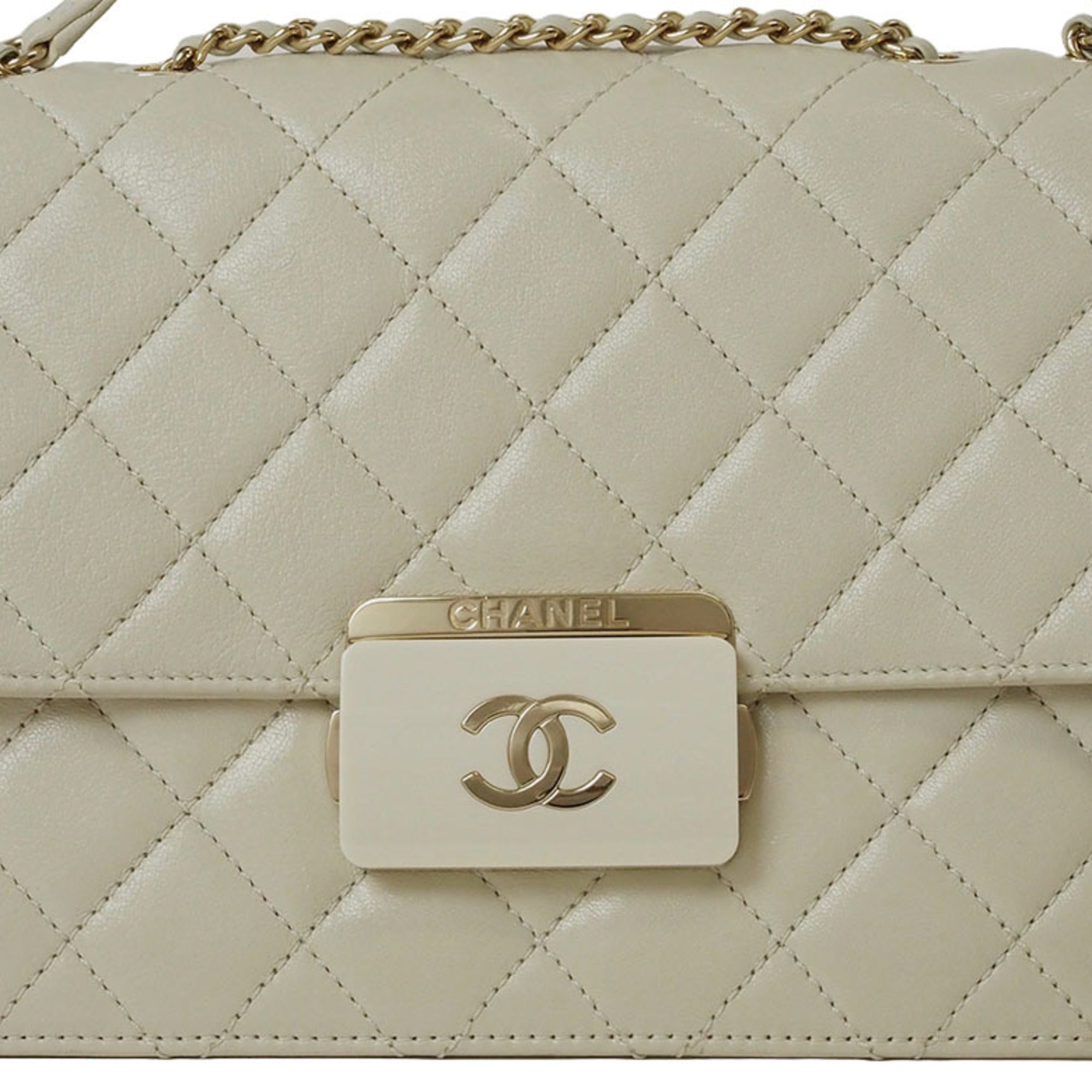Chanel Light Beige Leather Shoulder Bag (Pre-Owned)