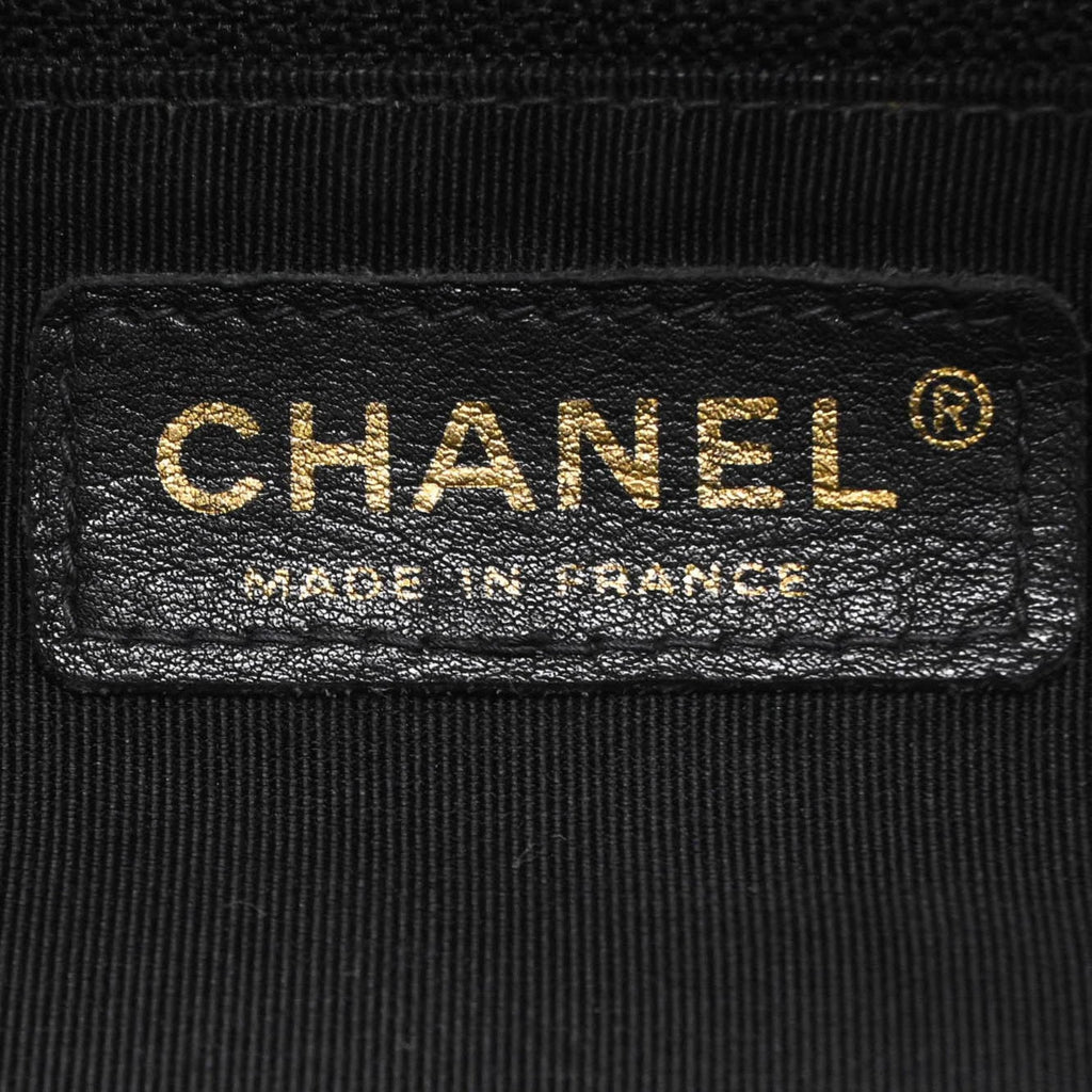 Chanel Black Grained Calfskin Handbag (Pre-Owned)