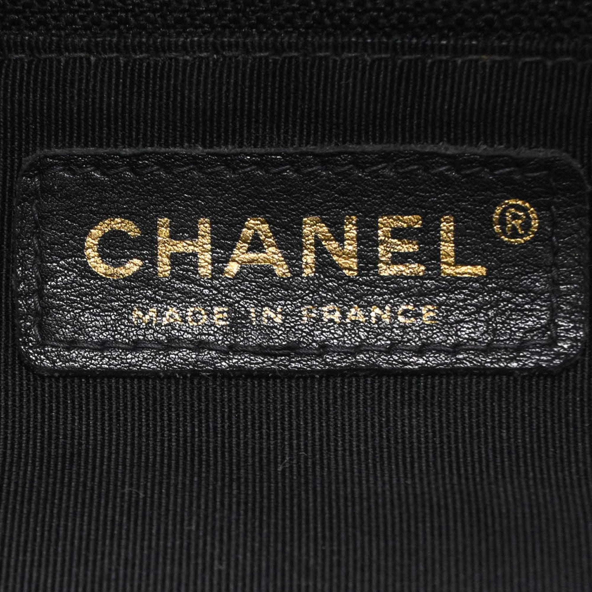 Chanel Black Grained Calfskin Handbag (Pre-Owned)