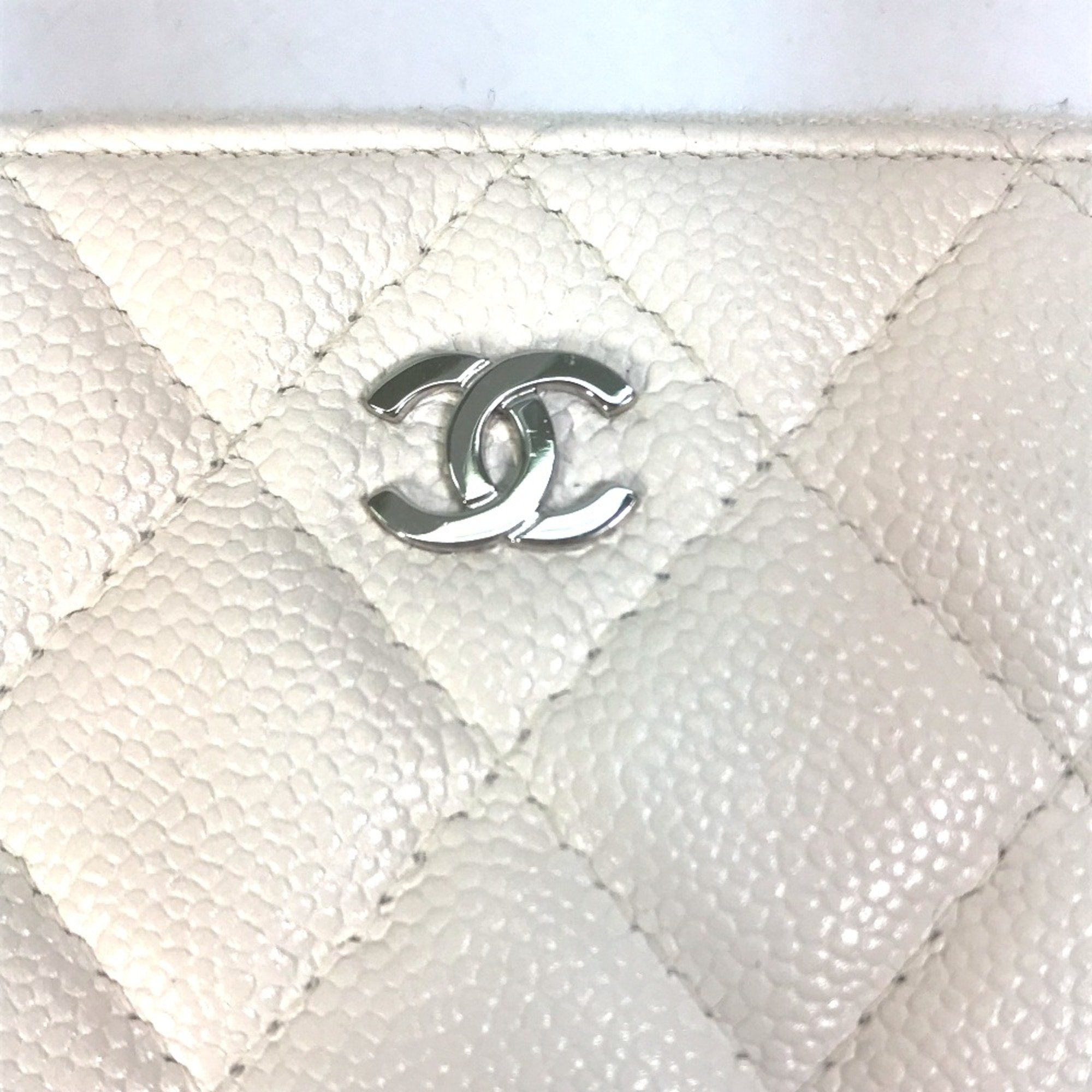 Chanel White Leather Long Wallet (Bi-Fold) (Pre-Owned)