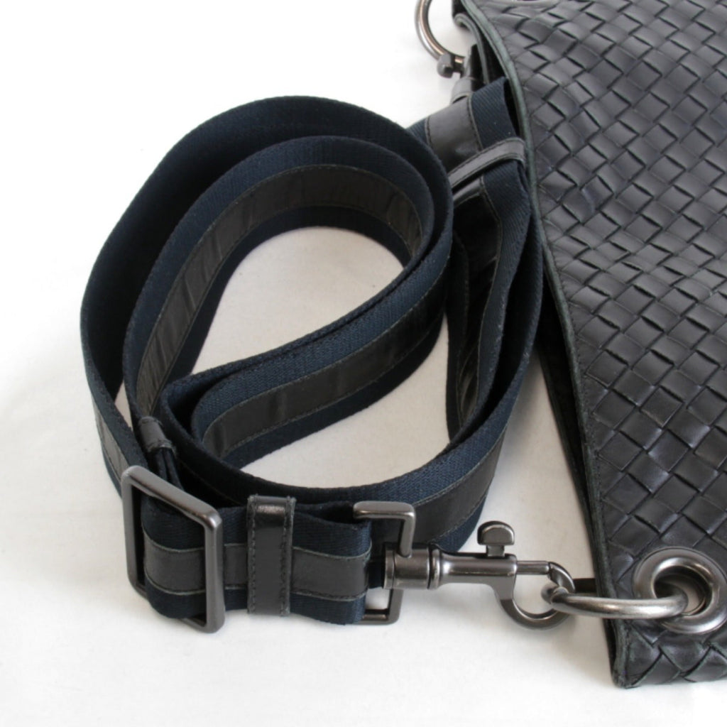 Bottega Veneta Black Leather Shoulder Bag (Pre-Owned)