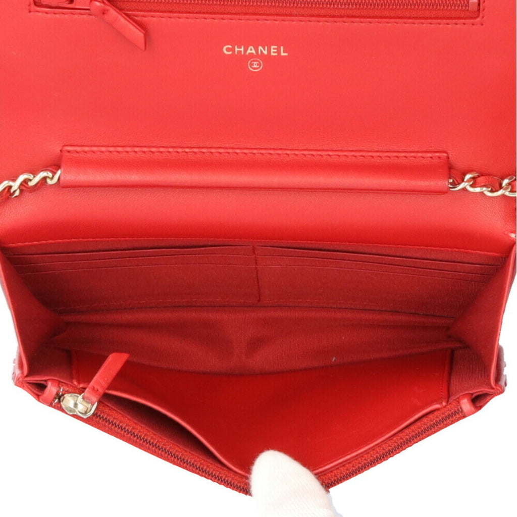 Chanel Boy Chanel Red Color Leather Shoulder Bag (Pre-Owned)