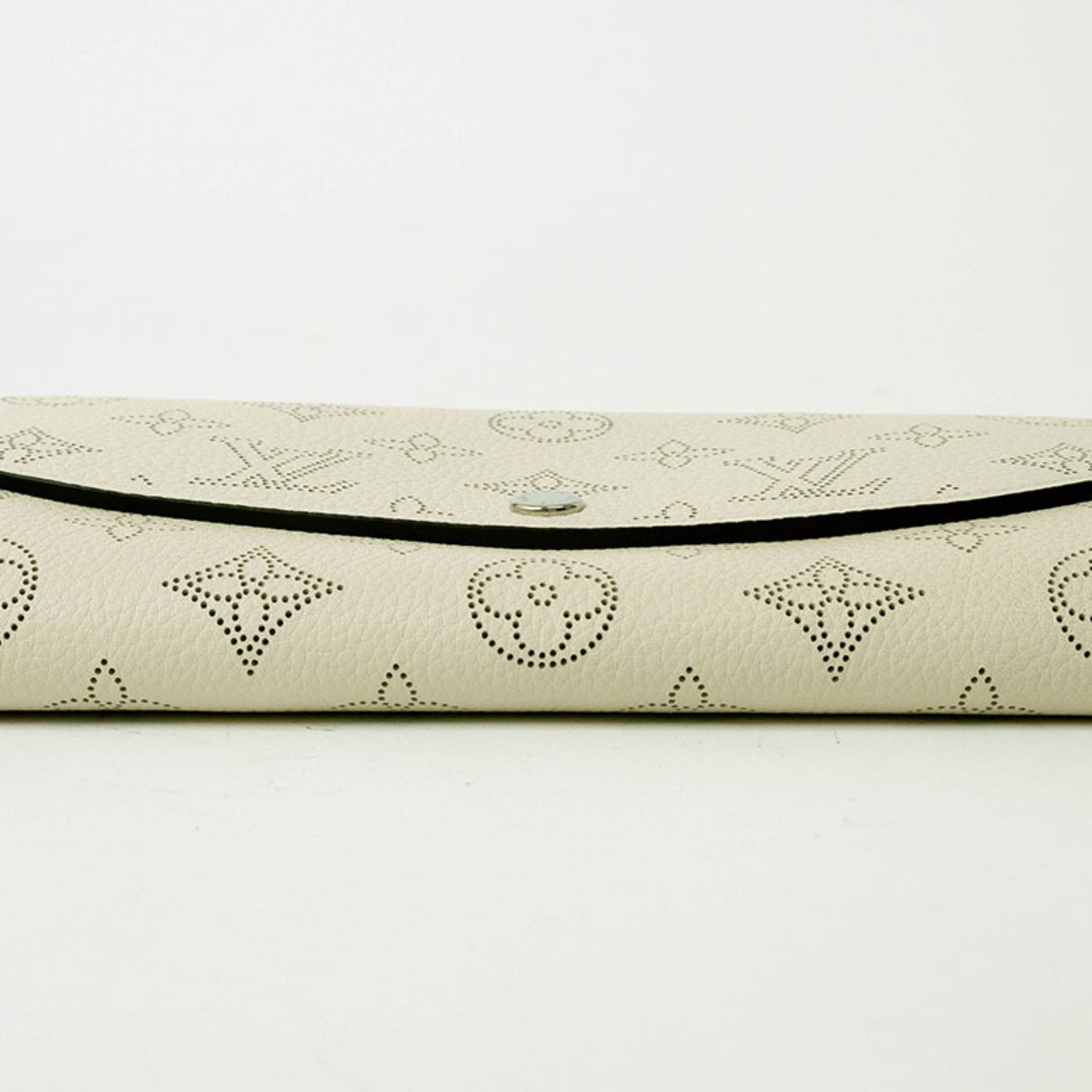 Louis Vuitton Cream Lv Off White Leather Long Wallet (Bi-Fold) (Pre-Owned)