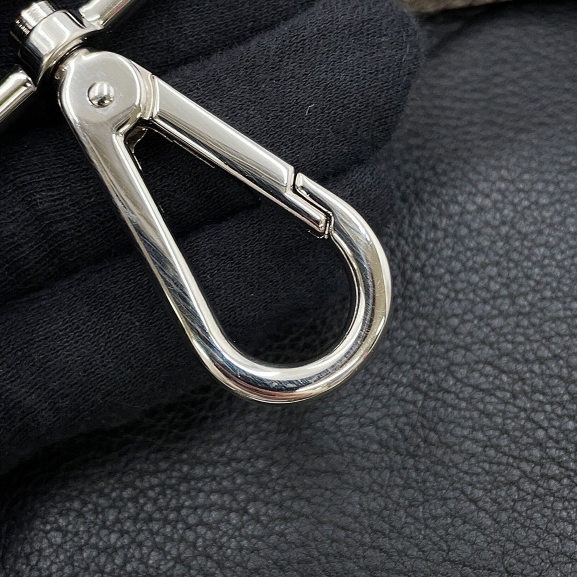 Prada Black Leather Handbag Shoulder Bag (Pre-Owned)
