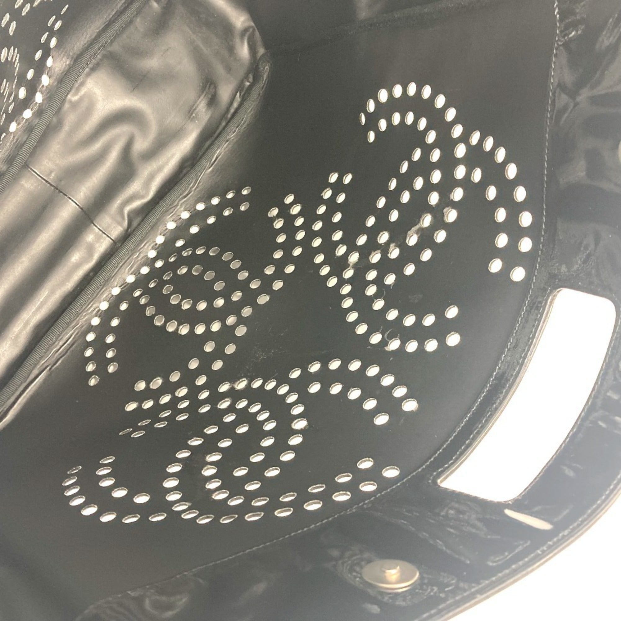 Chanel Black Leather Handbag (Pre-Owned)