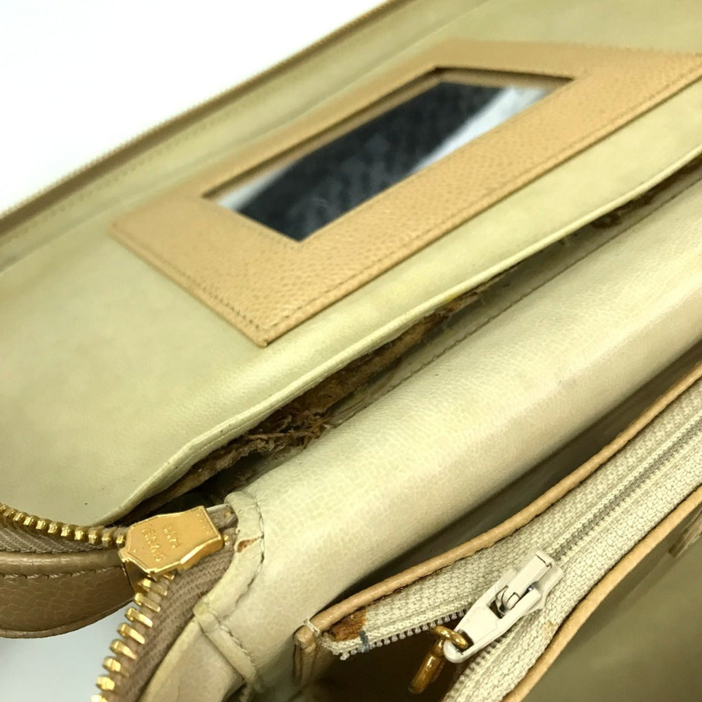 Chanel Beige Leather Shoulder Bag (Pre-Owned)