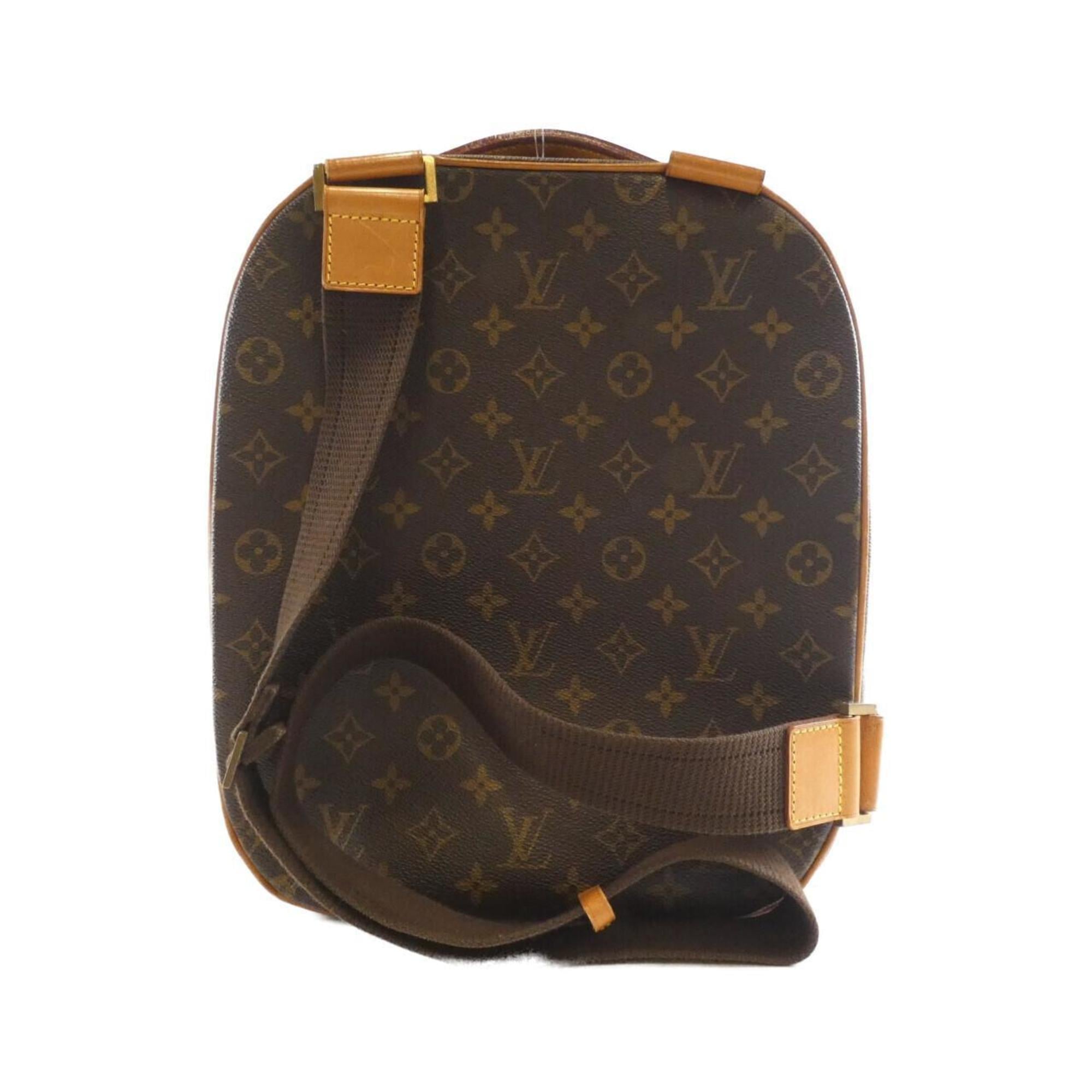 Louis Vuitton Marron Coated Canvas Shoulder Bag (Pre-Owned)