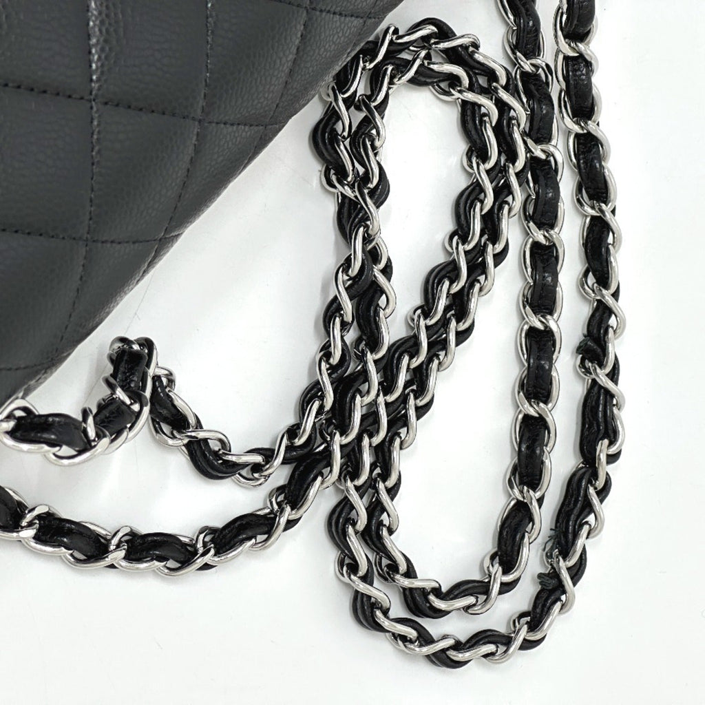 Chanel Black Grained Calfskin Shoulder Bag (Pre-Owned)