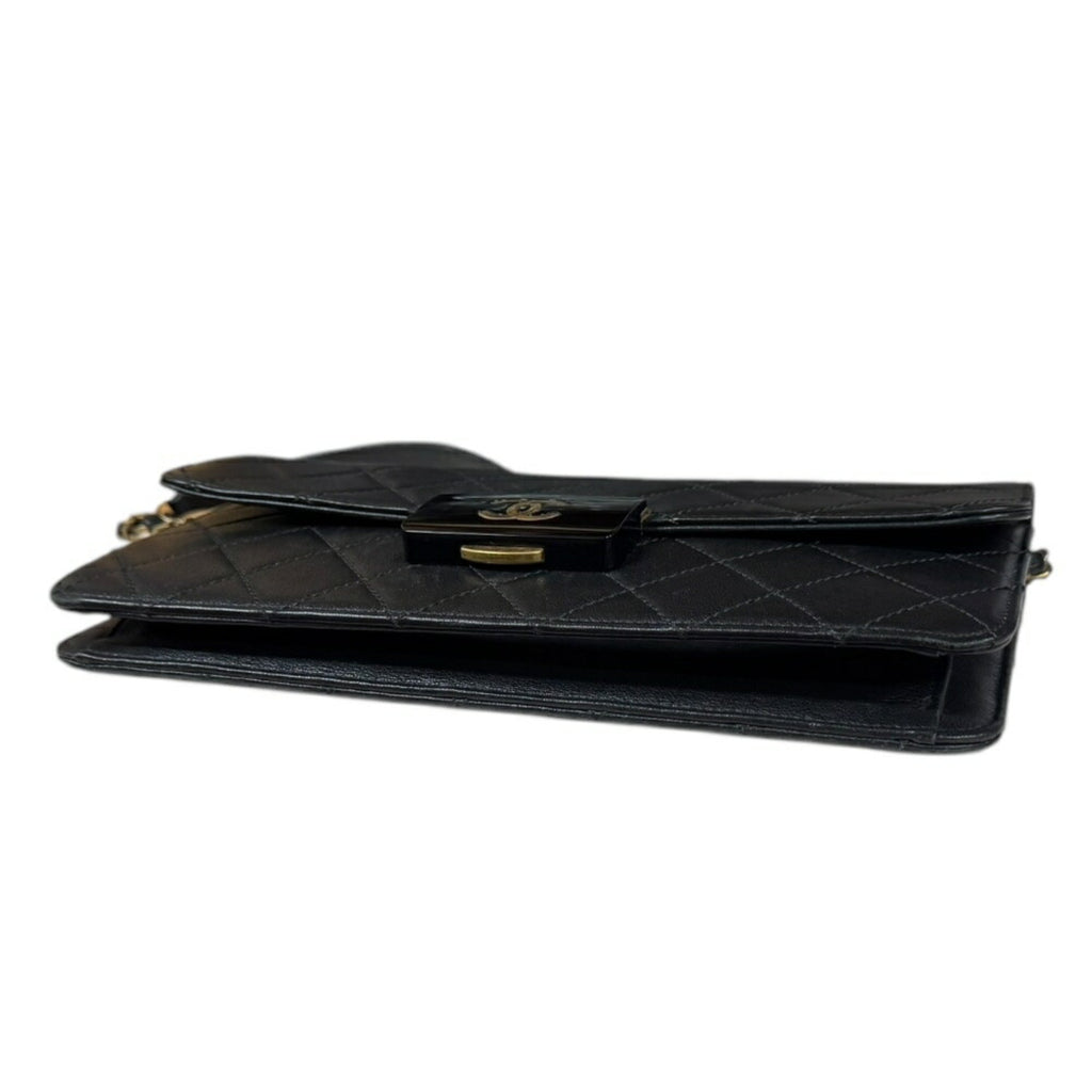 Chanel Black Leather Shoulder Bag (Pre-Owned)