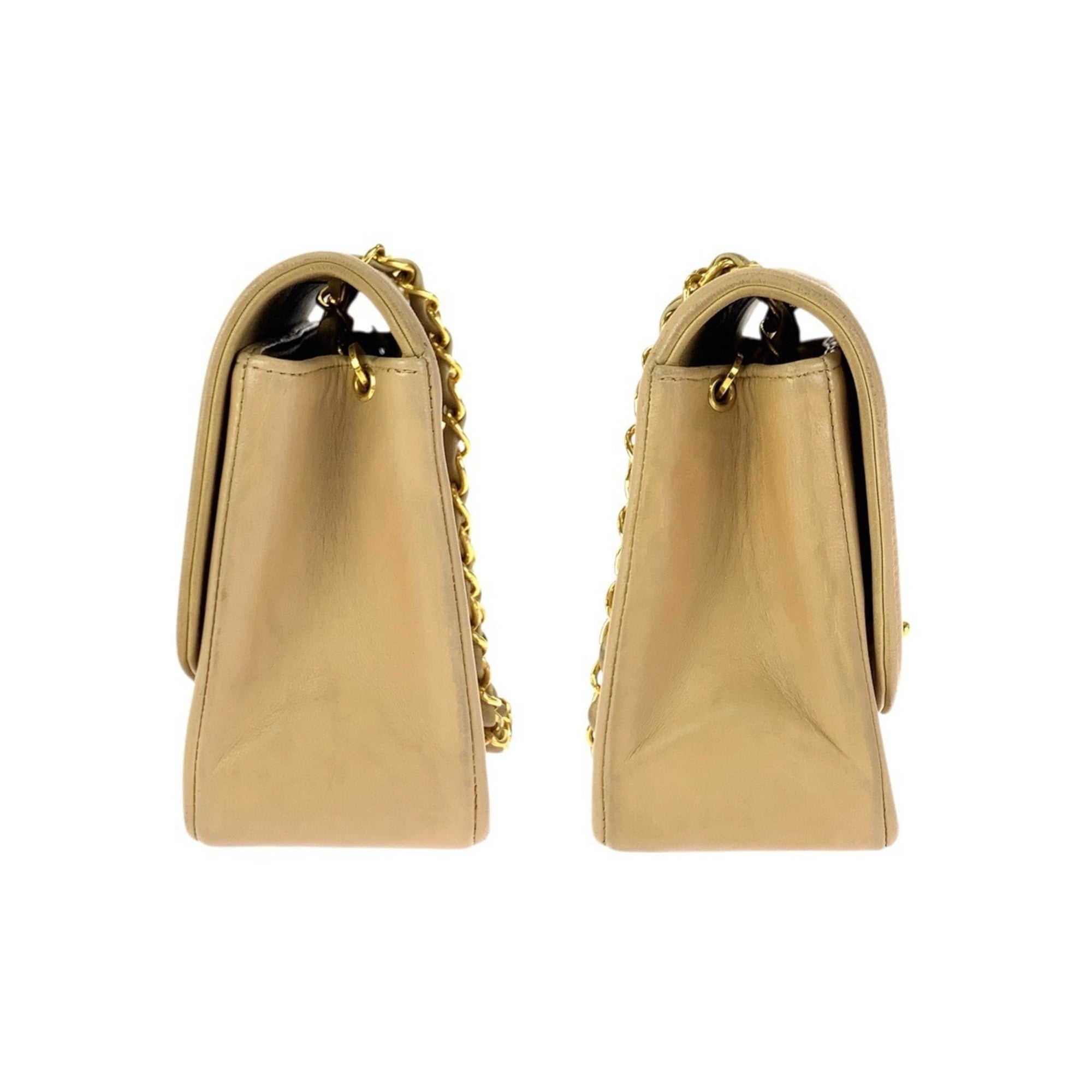 Chanel Matelasse Beige Leather Shoulder Bag (Pre-Owned)