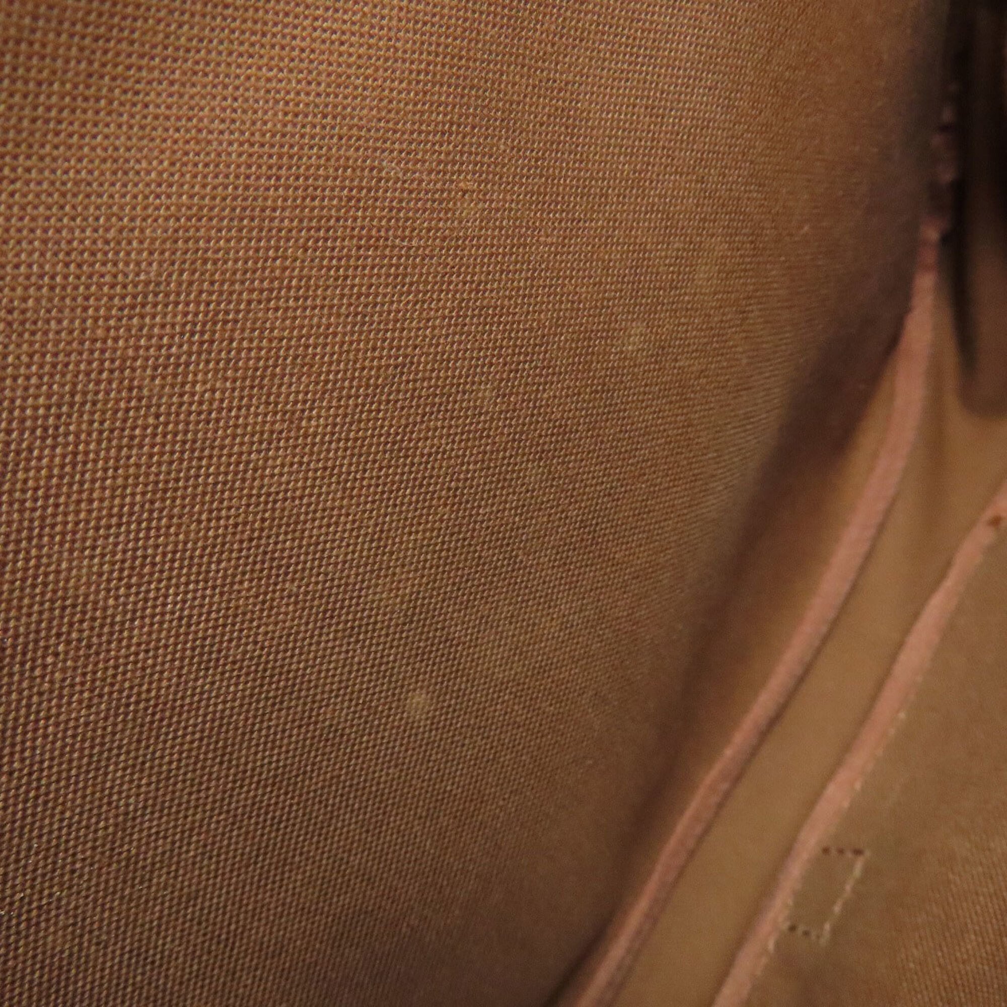 Louis Vuitton Monogram Monogram Shoulder Bag (Pre-Owned)