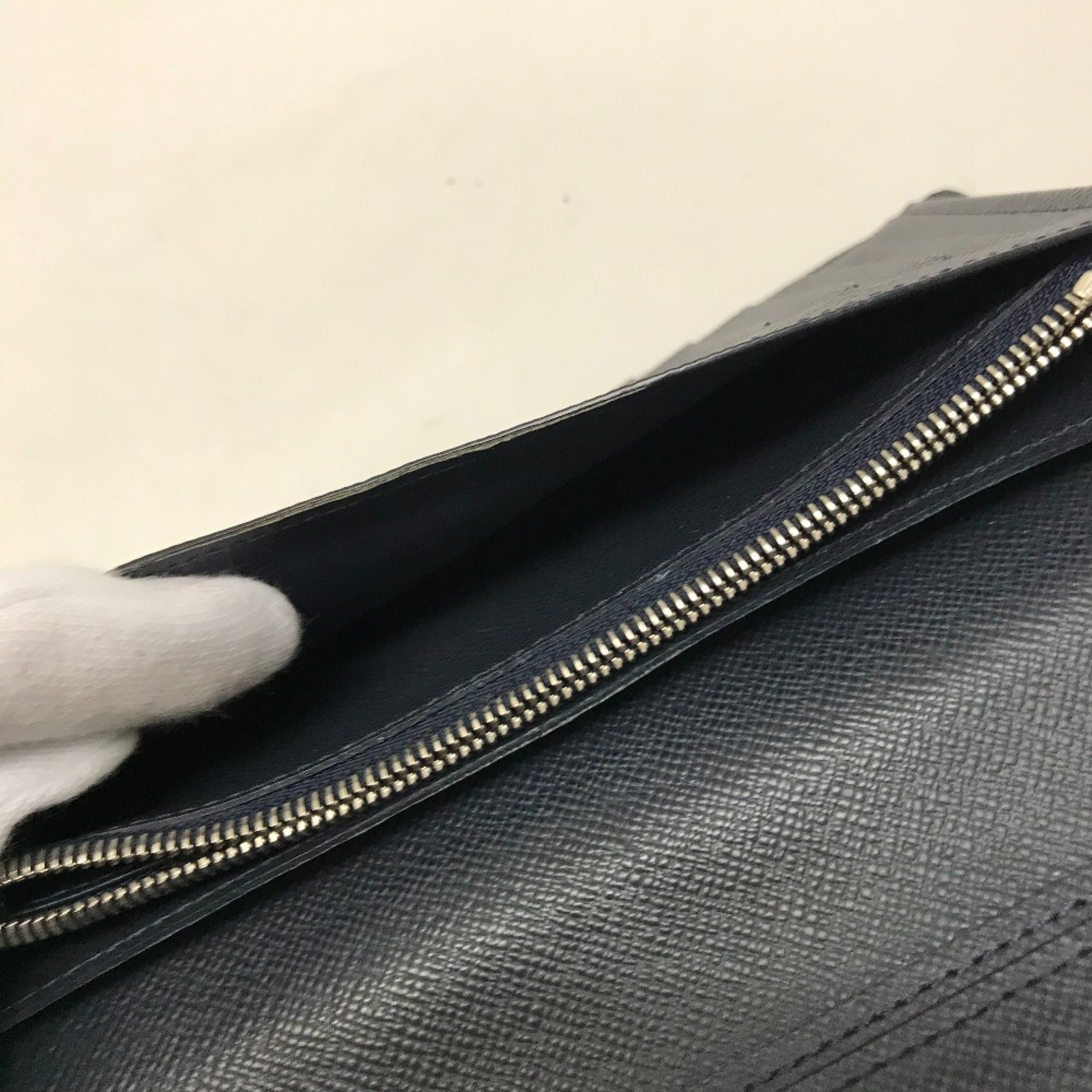 Louis Vuitton Navy Leather Long Wallet (Bi-Fold) (Pre-Owned)